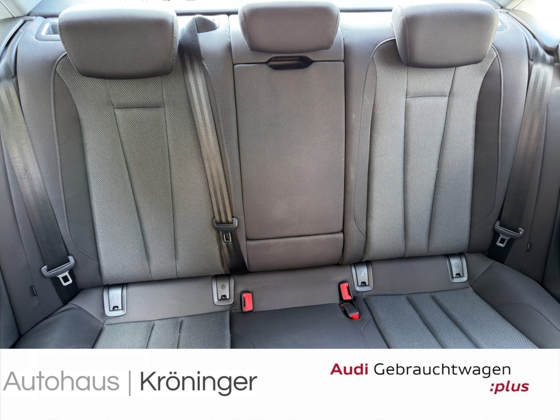 Audi A4 Limousine