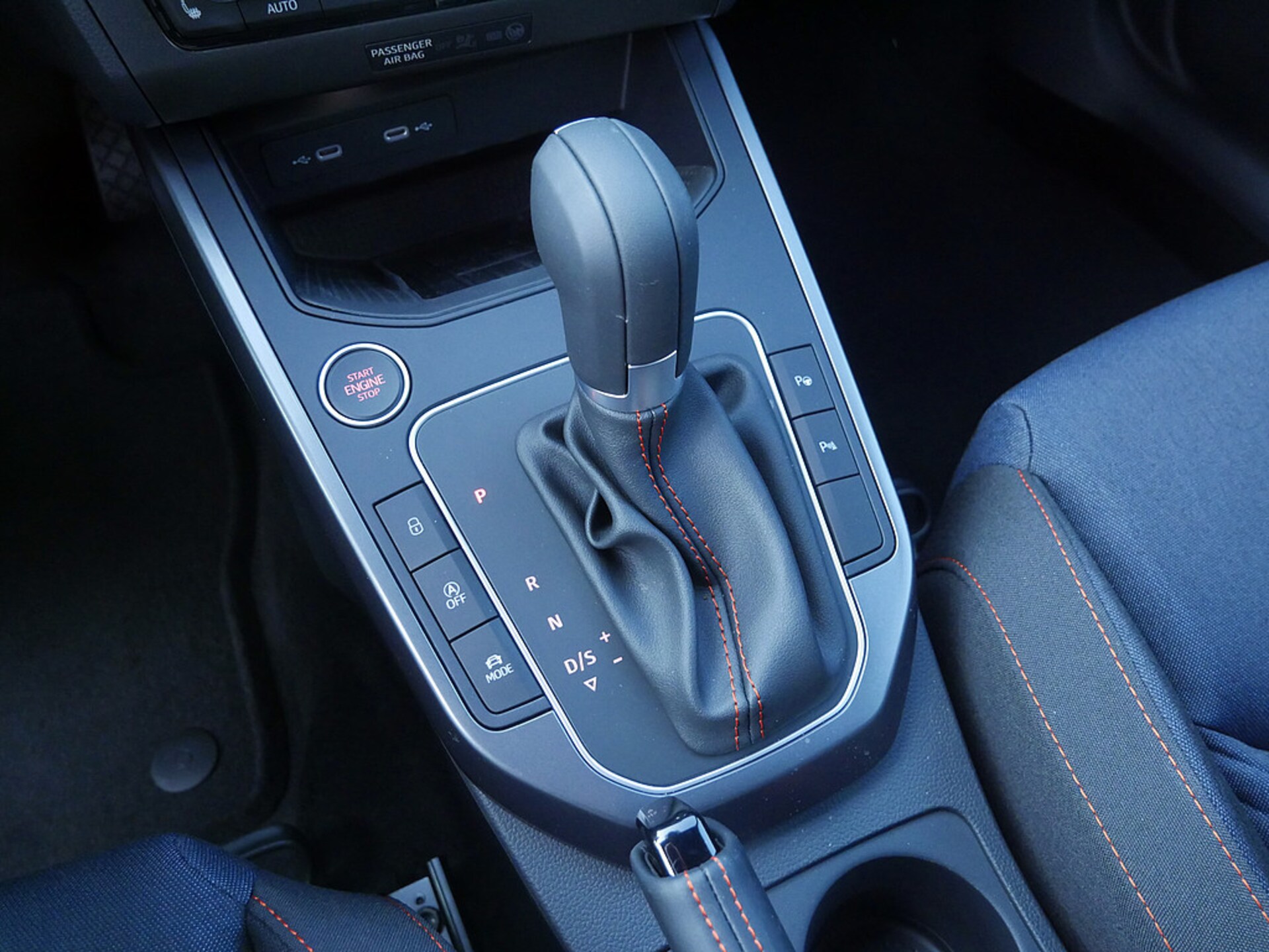 SEAT Arona FR