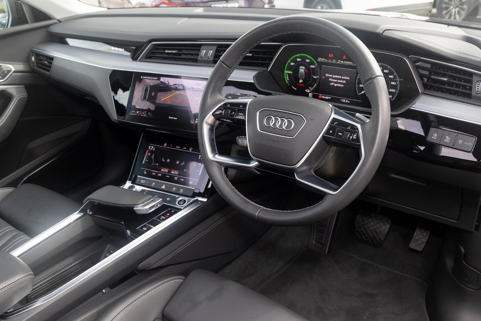 Image about Audi Q8 Sportback e-tron 55 e-tron quattro S line 300,00 kW