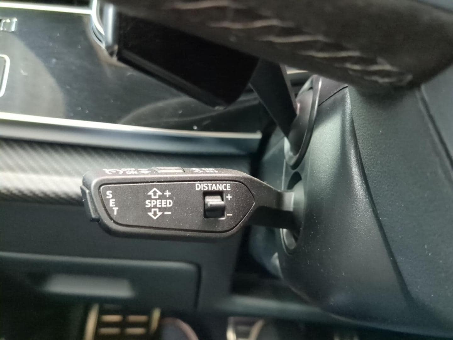 Bild über Audi RS Q8 TFSI quattro tiptronic - für weitere Informationen kontaktieren Sie den Audi Partner
