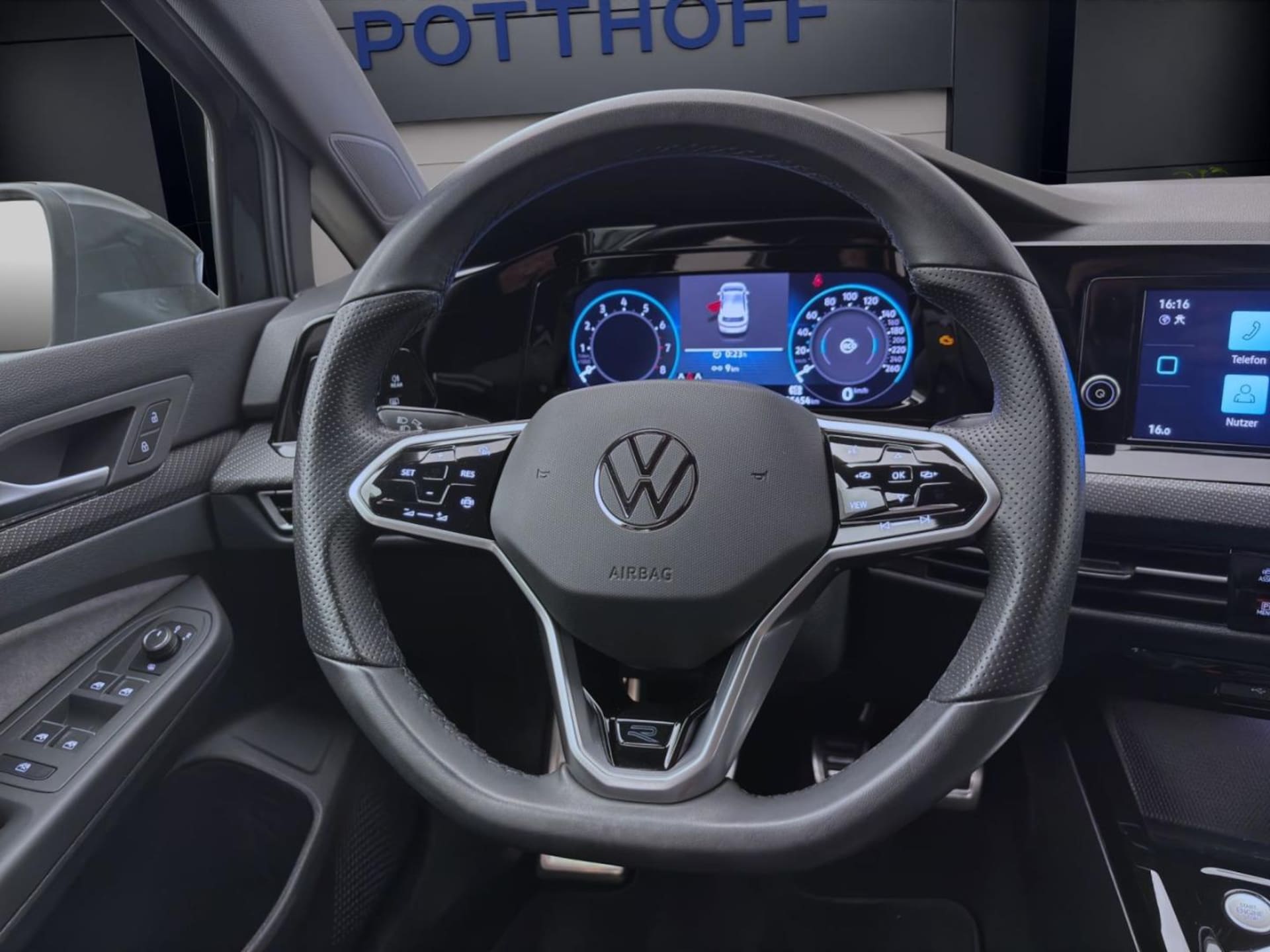 Volkswagen Golf R-Line