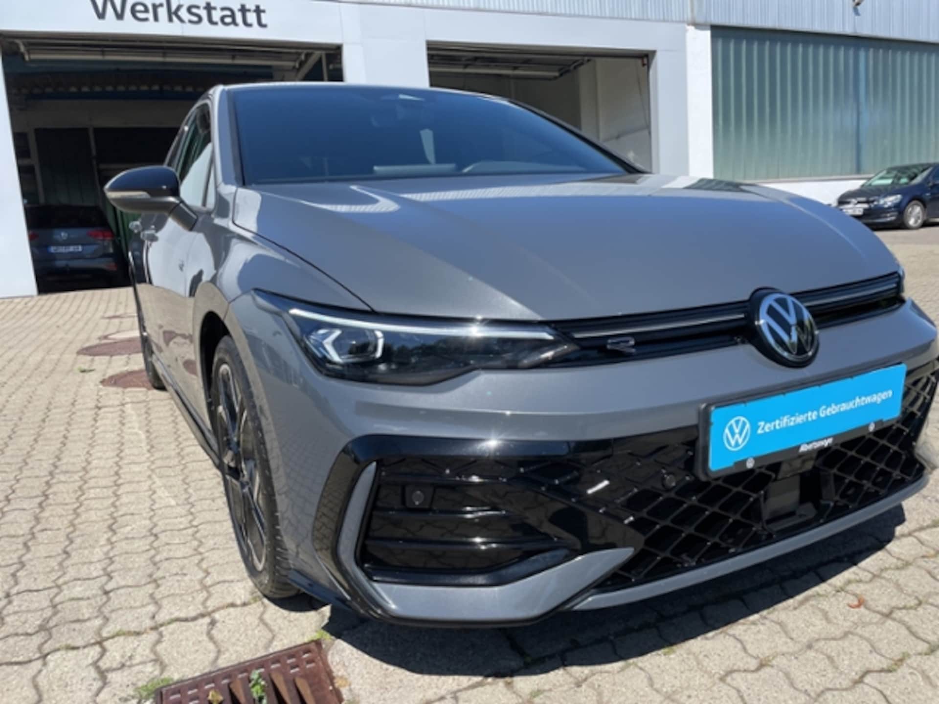 Volkswagen Golf R-Line
