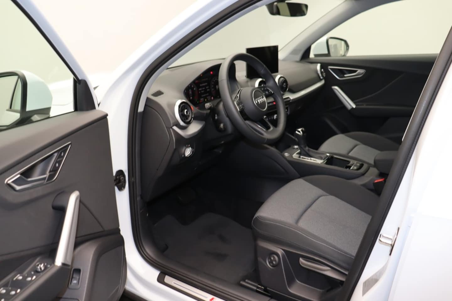 Bild über Audi Q2 S line 35 TFSI S tronic - für weitere Informationen kontaktieren Sie den Audi Partner