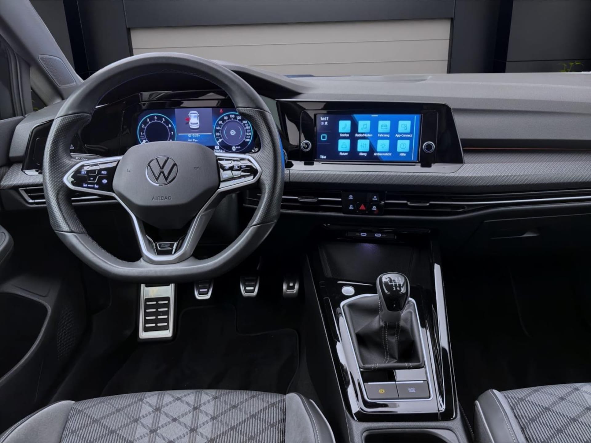 Volkswagen Golf R-Line