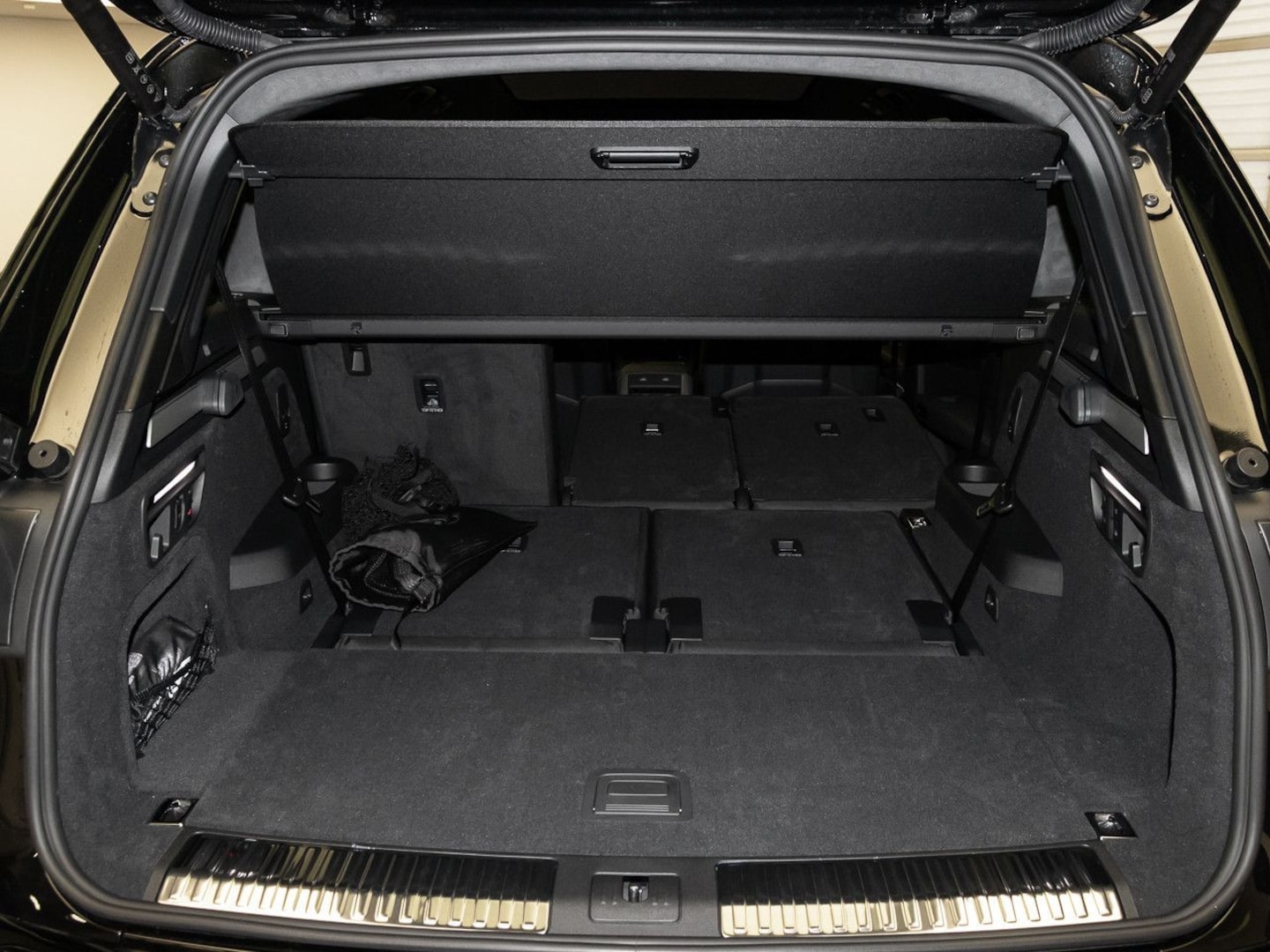 Bild über Audi Q7 SUV TDI quattro 220 kW tiptronic - für weitere Informationen kontaktieren Sie den Audi Partner