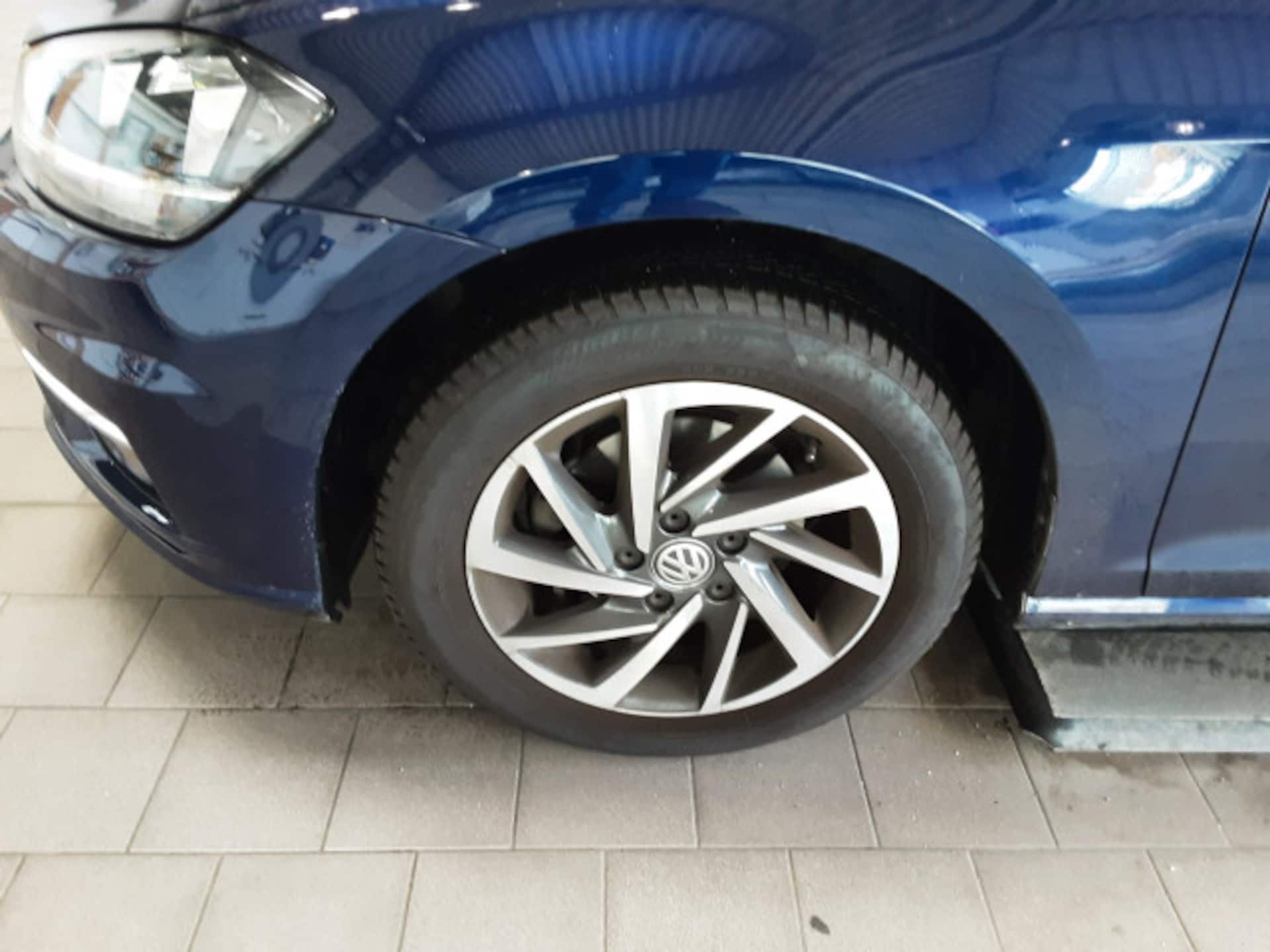 Volkswagen Golf SOUND