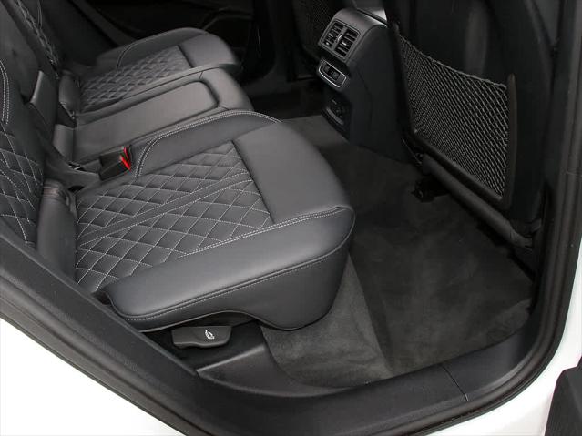 2025 AUDI SQ5 - Image 29