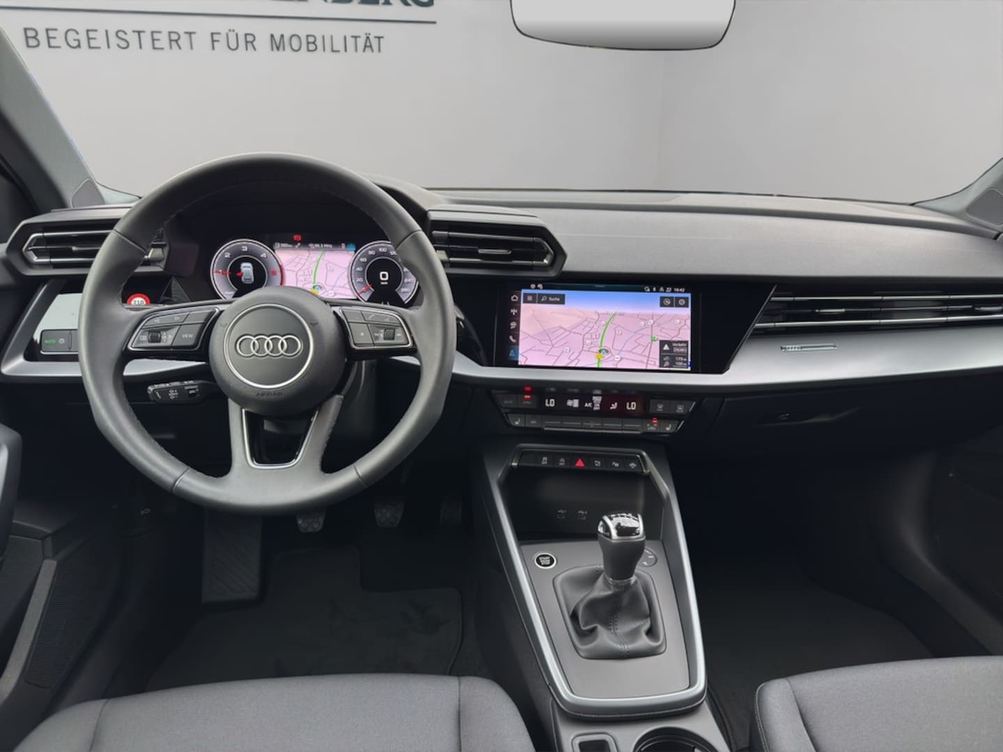 Bild über Audi A3 Sportback 30 TDI Schaltgetriebe - für weitere Informationen kontaktieren Sie den Audi Partner