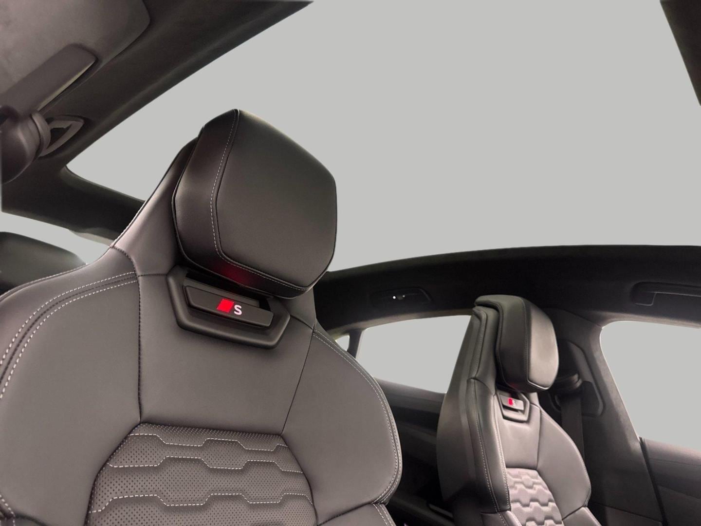 2026 Audi S e-tron GT Prestige - Photo 15