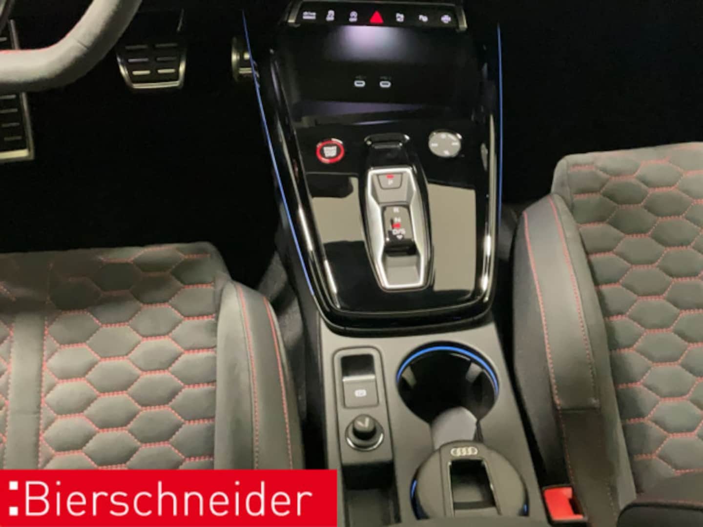 Bild über Audi RS 3 Sportback TFSI quattro 294 kW S tronic - für weitere Informationen kontaktieren Sie den Audi Partner