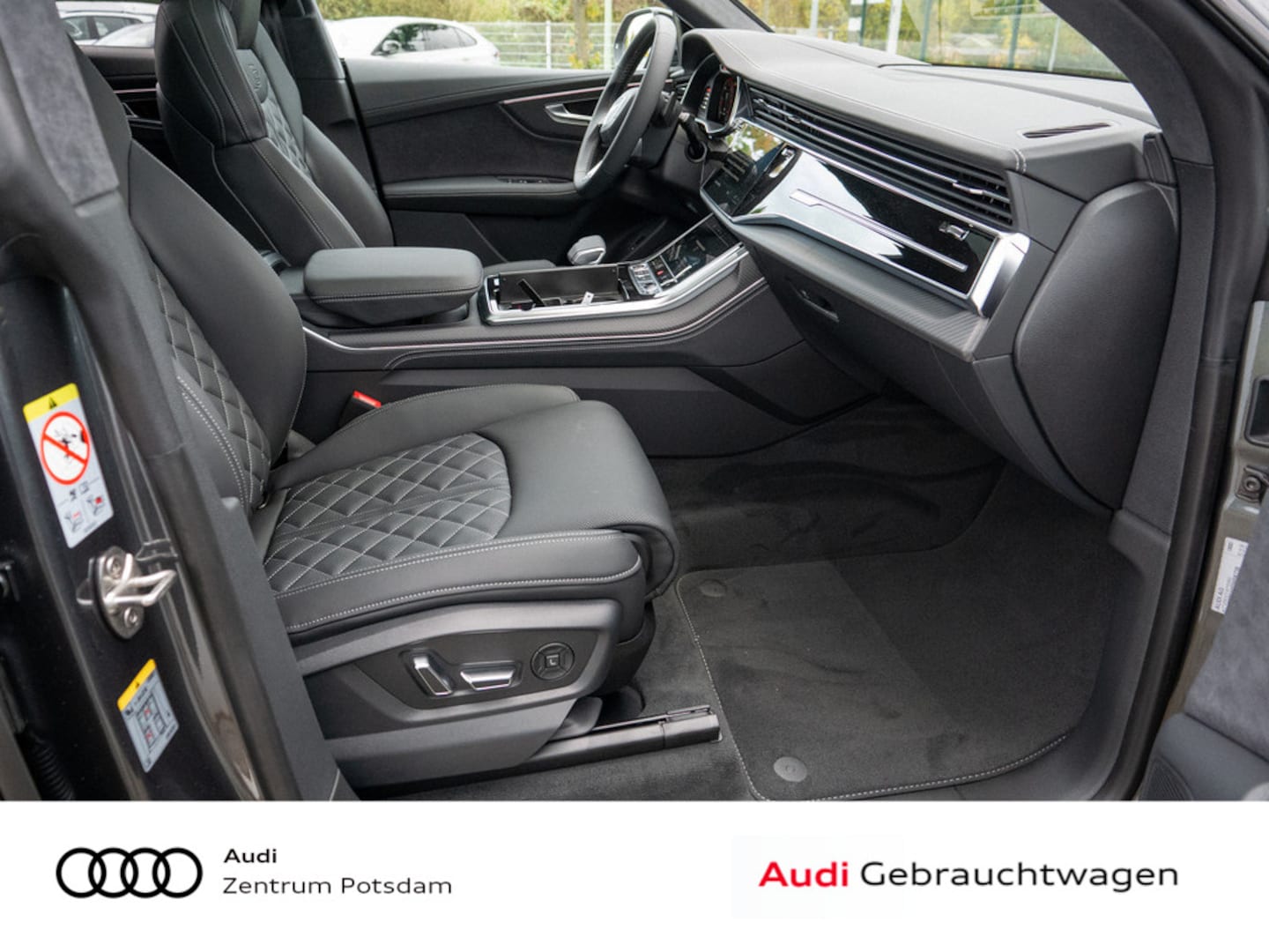 Bild über Audi Q8 SUV S line business TDI quattro 210 kW tiptronic - für weitere Informationen kontaktieren Sie den Audi Partner
