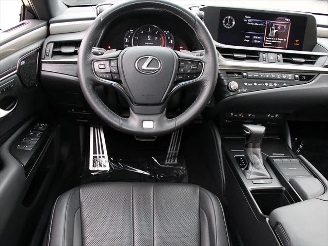 2021 LEXUS ES - Image 11