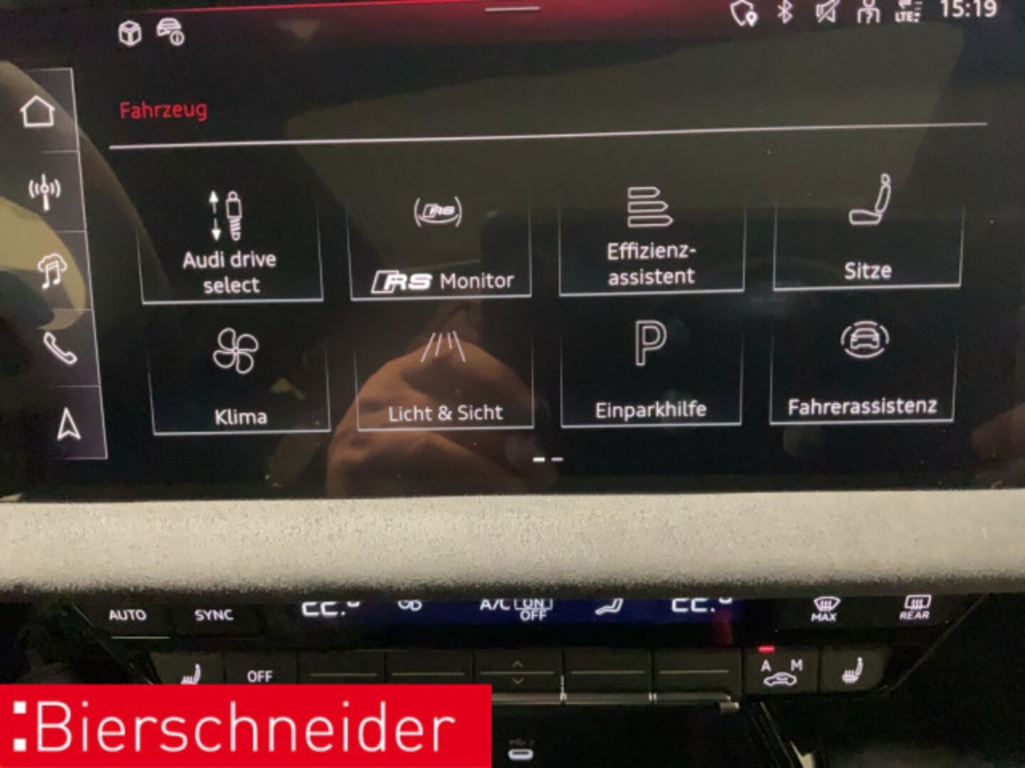 Bild über Audi RS 3 Sportback TFSI quattro 294 kW S tronic - für weitere Informationen kontaktieren Sie den Audi Partner