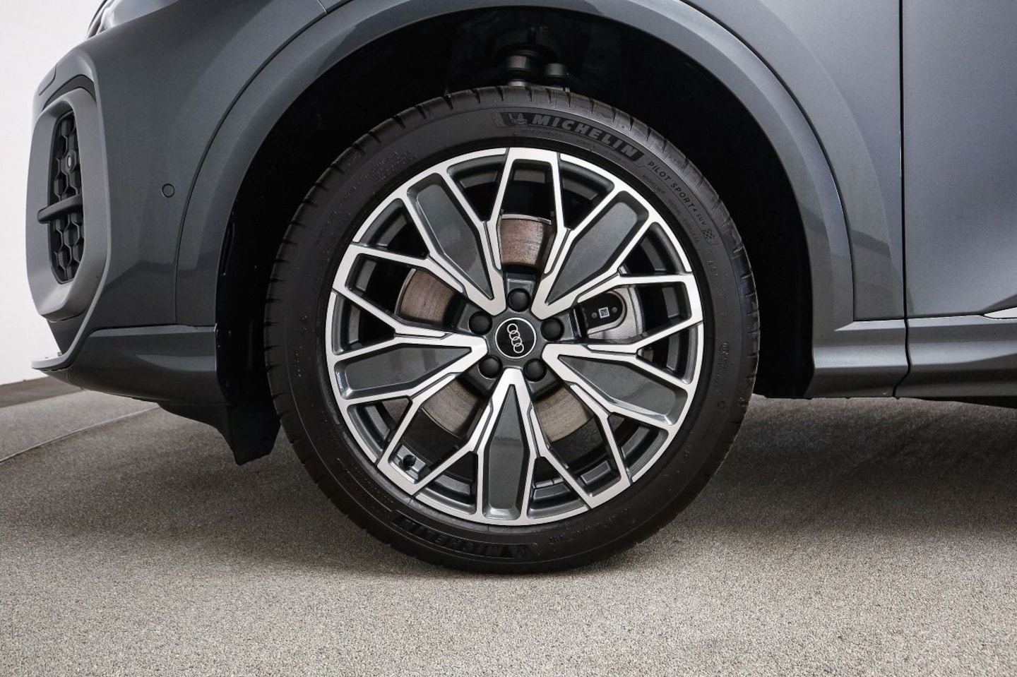 Bild über Audi Q5 SUV e-hybrid e-hybrid quattro 220 kW S tronic - für weitere Informationen kontaktieren Sie den Audi Partner