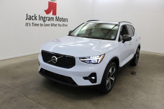 2024 Volvo XC40