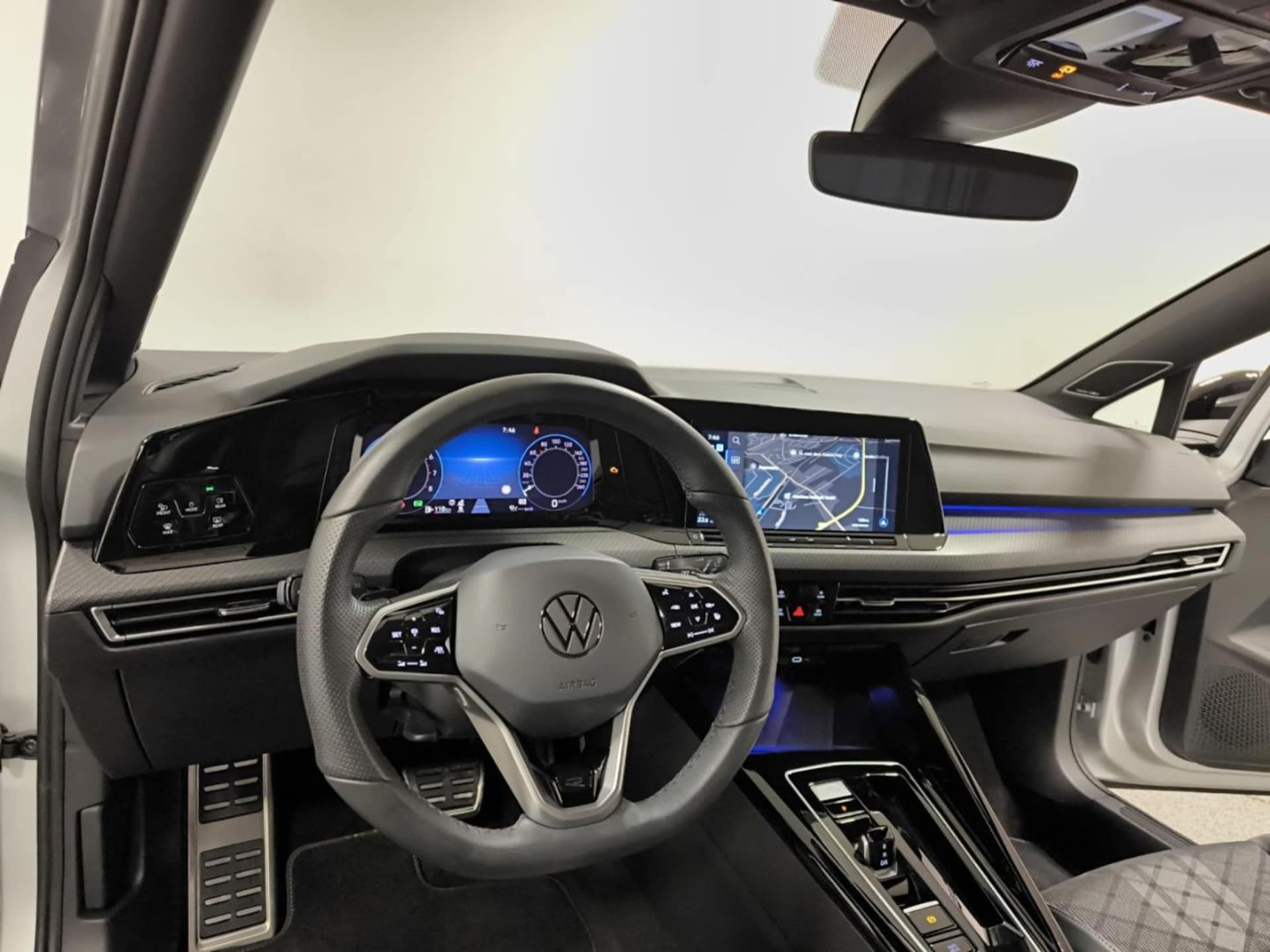Volkswagen Golf R-Line