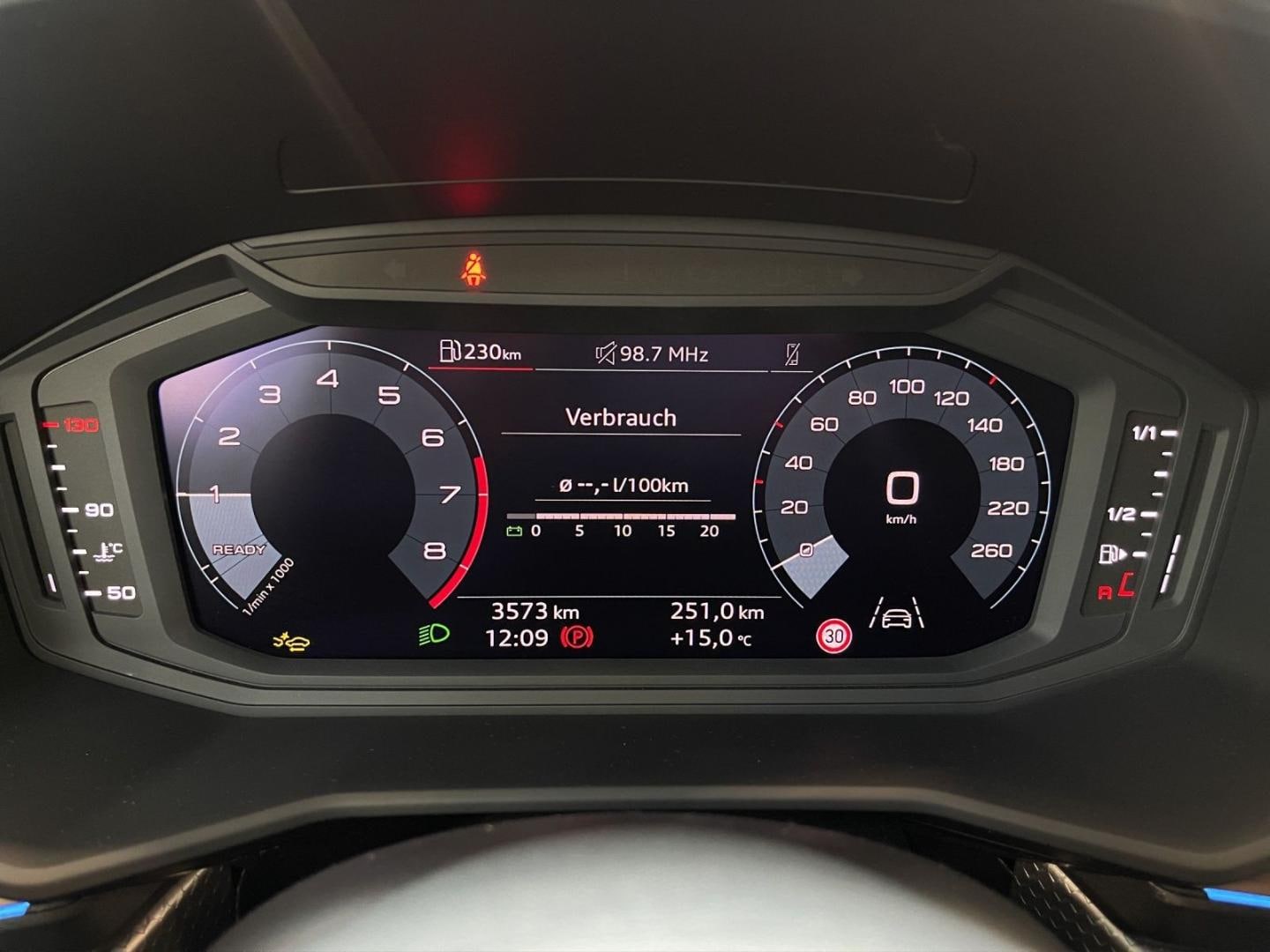 Bild über Audi A1 Sportback S line 30 TFSI Schaltgetriebe - für weitere Informationen kontaktieren Sie den Audi Partner