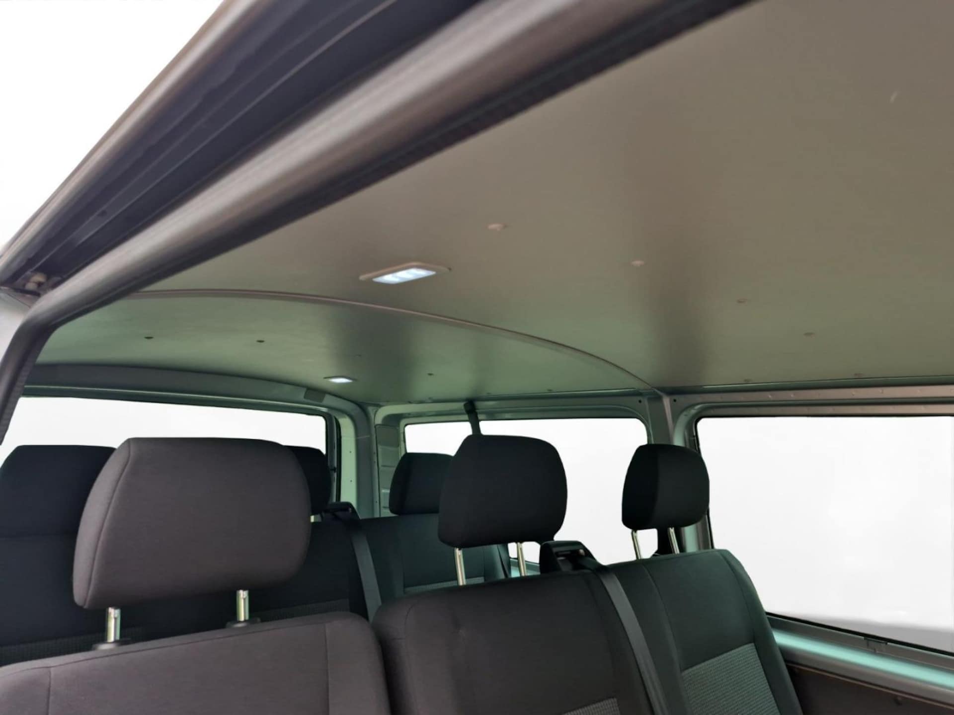 Volkswagen T6.1 Transporter Kombi langer Radstand