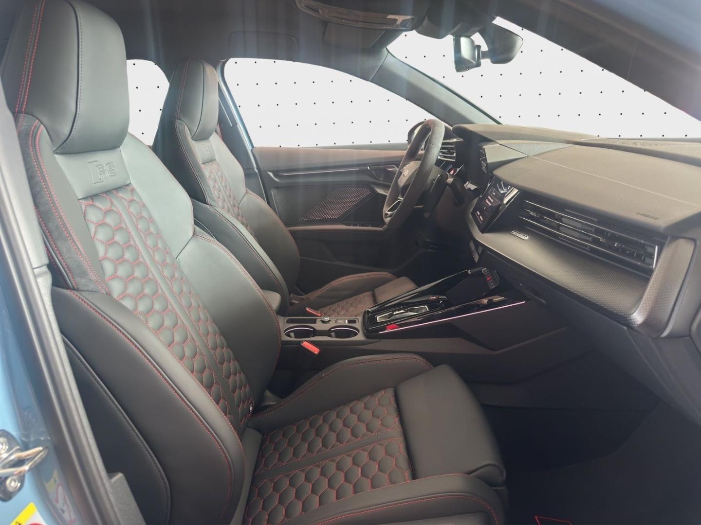 Bild über Audi RS 3 Sportback TFSI quattro 294 kW S tronic - für weitere Informationen kontaktieren Sie den Audi Partner