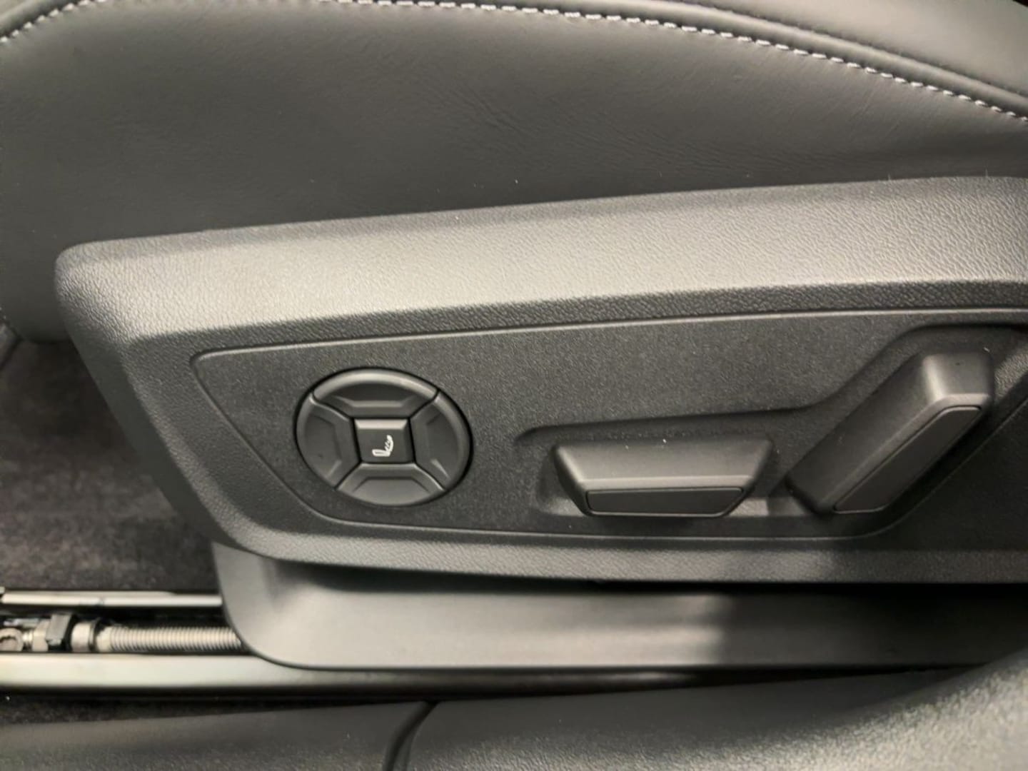 Bild über Audi A5 Limousine e-hybrid e-hybrid quattro 270 kW S tronic - für weitere Informationen kontaktieren Sie den Audi Partner
