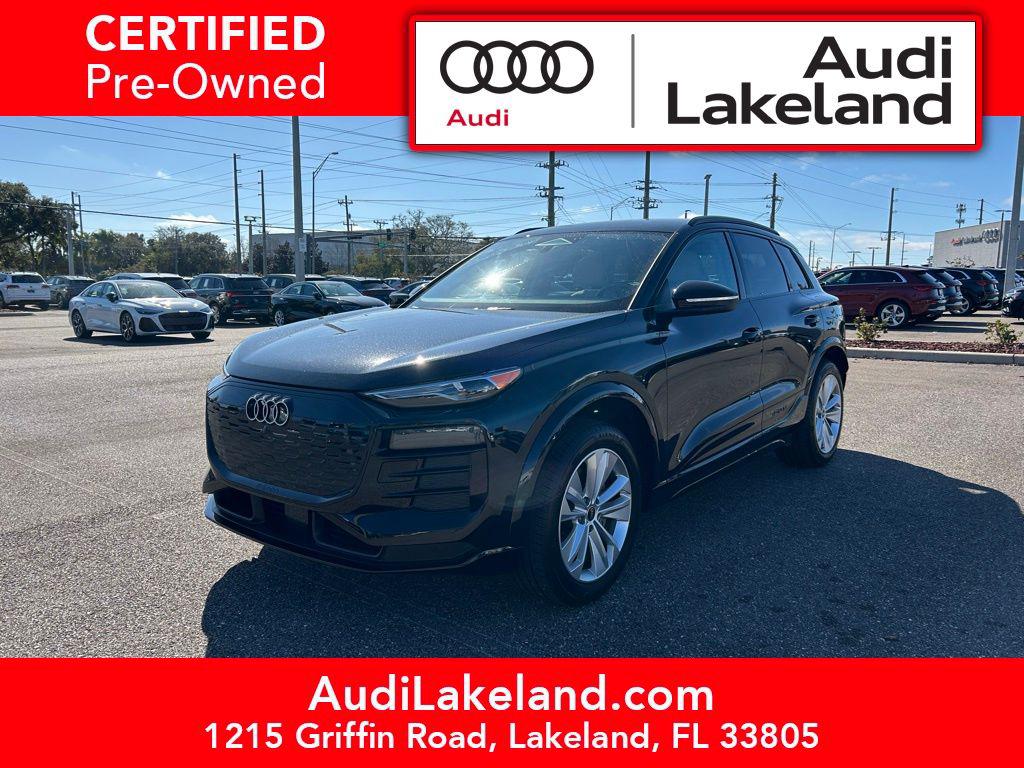 2025 Audi Q6 e-tron Premium's photo