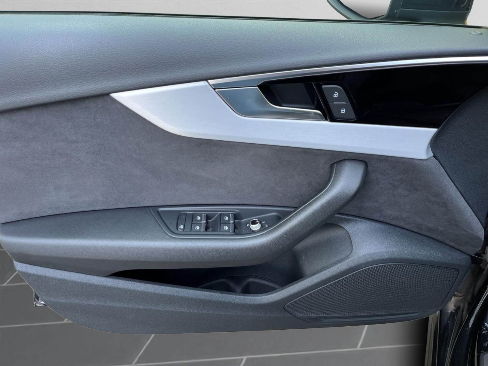 Audi A4 Avant S line