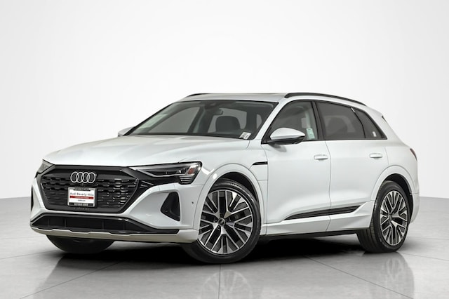 Photo of 2024 Audi Q8 e-tron 