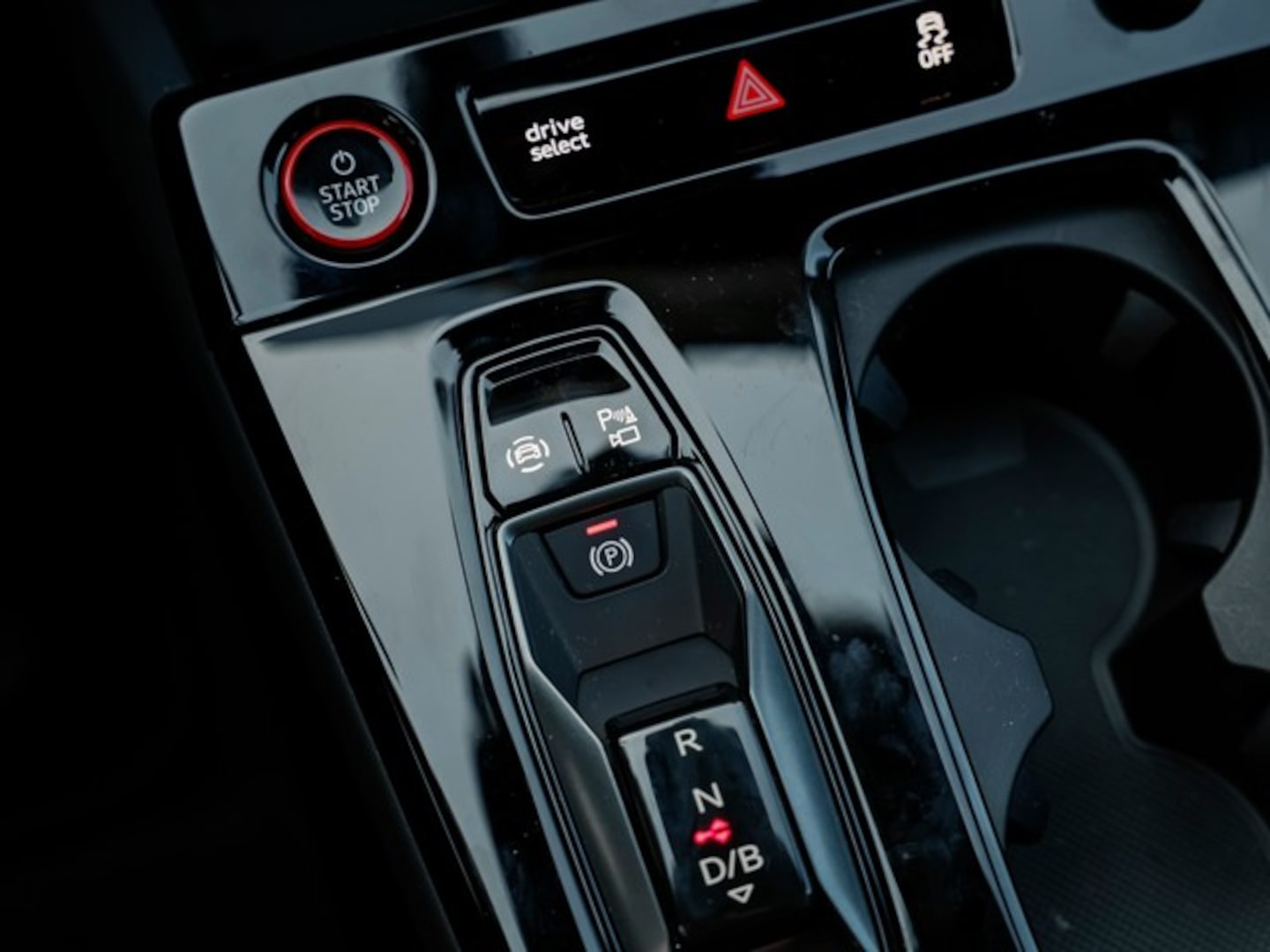 Bild über Audi A6 Avant e-tron S line business e-tron performance 270 kW - für weitere Informationen kontaktieren Sie den Audi Partner