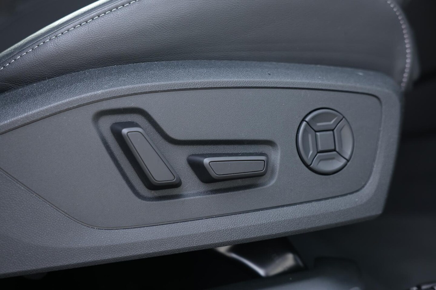 Image about Audi Q6 Sportback e-tron e-tron