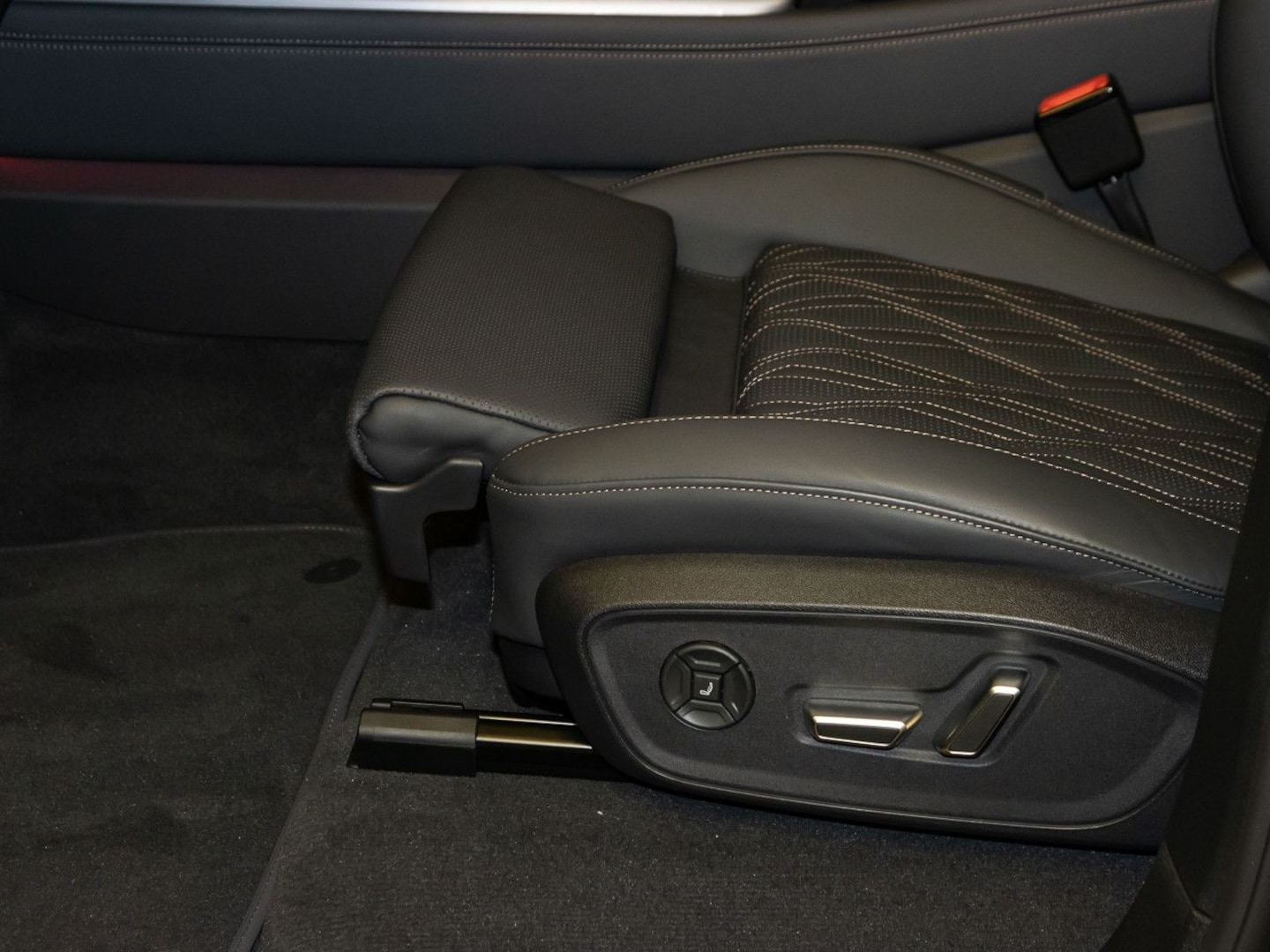 Bild über Audi Q7 SUV TDI quattro 220 kW tiptronic - für weitere Informationen kontaktieren Sie den Audi Partner