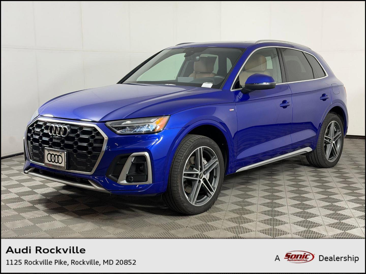 2023 Audi Q5 55 e Premium Plus's photo