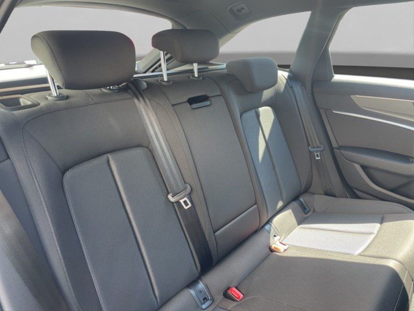 Bild über Audi A6 Avant S line 40 TDI quattro S tronic - für weitere Informationen kontaktieren Sie den Audi Partner