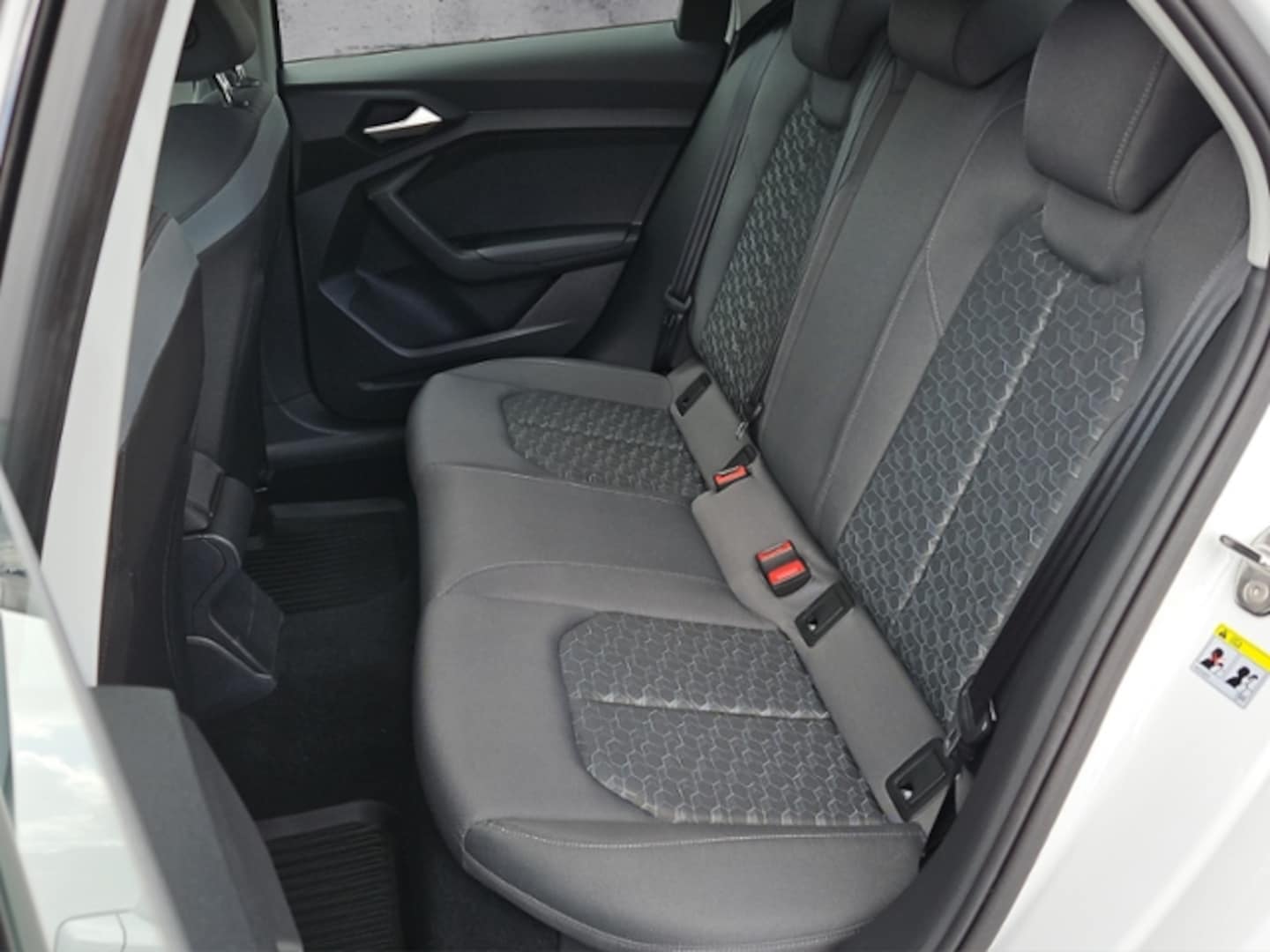 Bild über Audi A1 Sportback advanced 25 TFSI Schaltgetriebe - für weitere Informationen kontaktieren Sie den Audi Partner