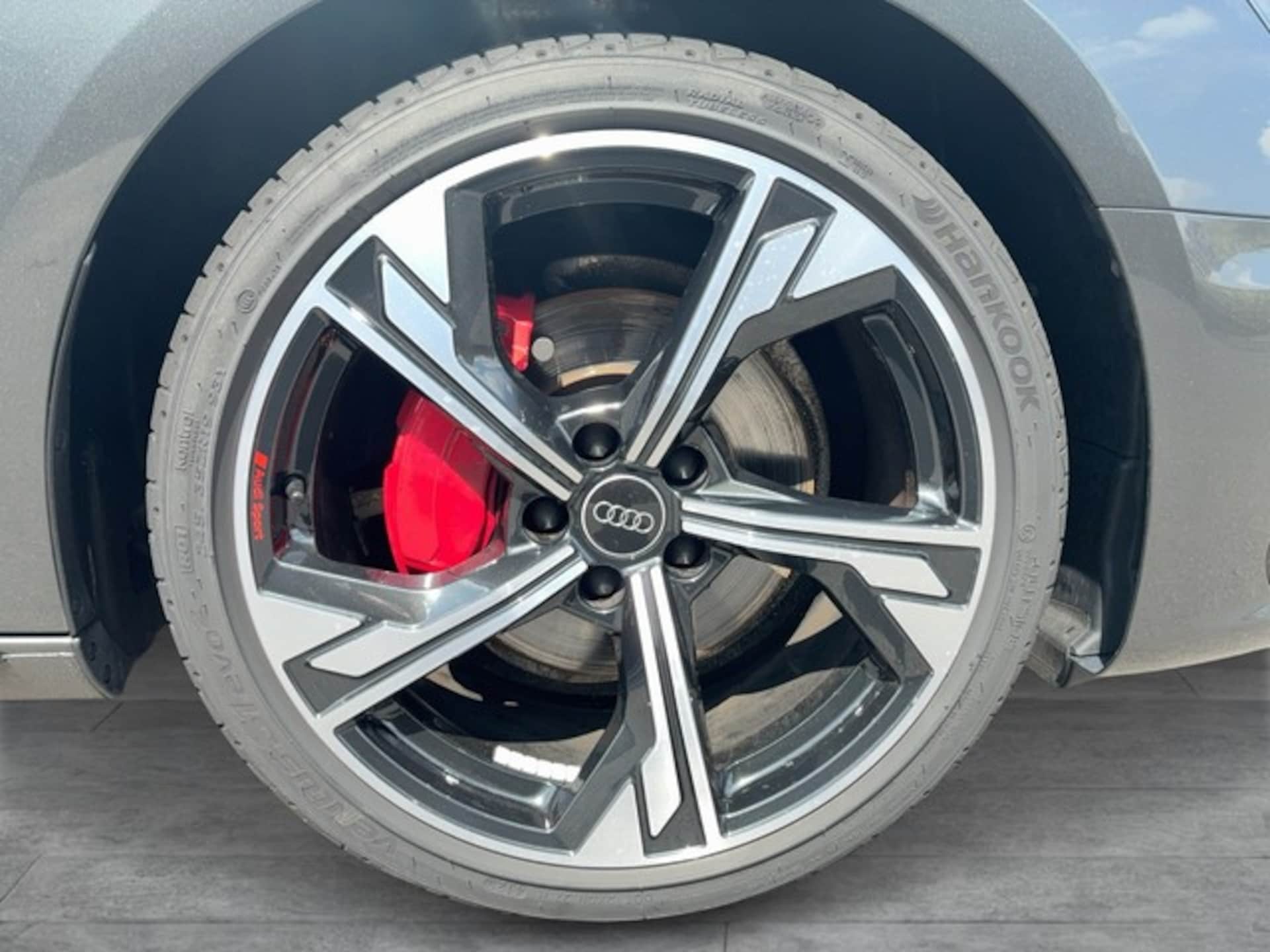 Audi A4 Avant S line