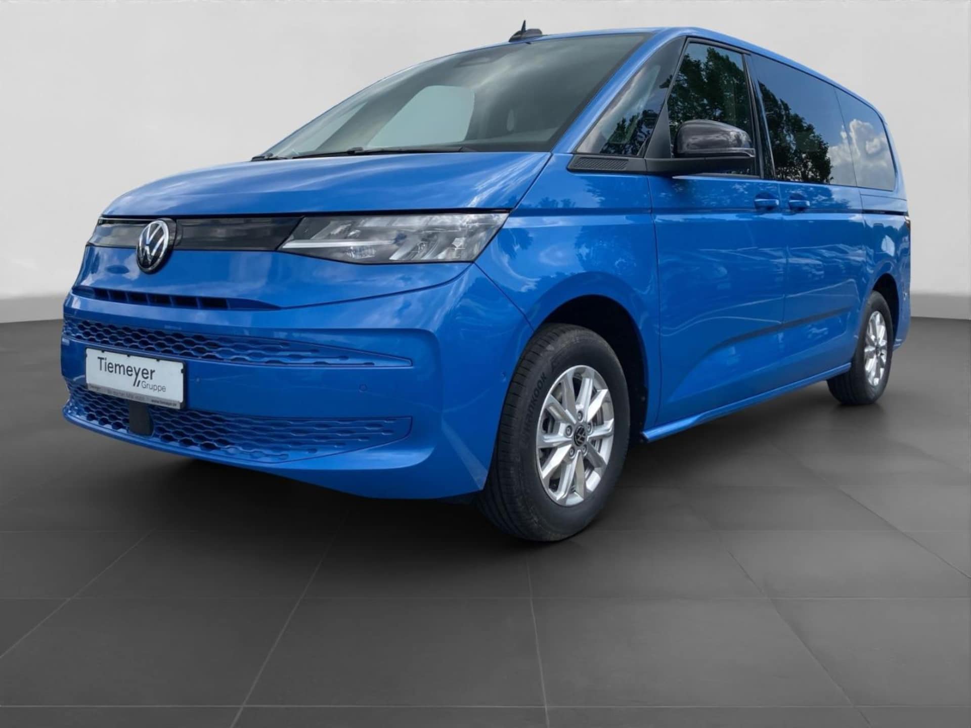 Volkswagen Multivan Langversion Basis-Modell