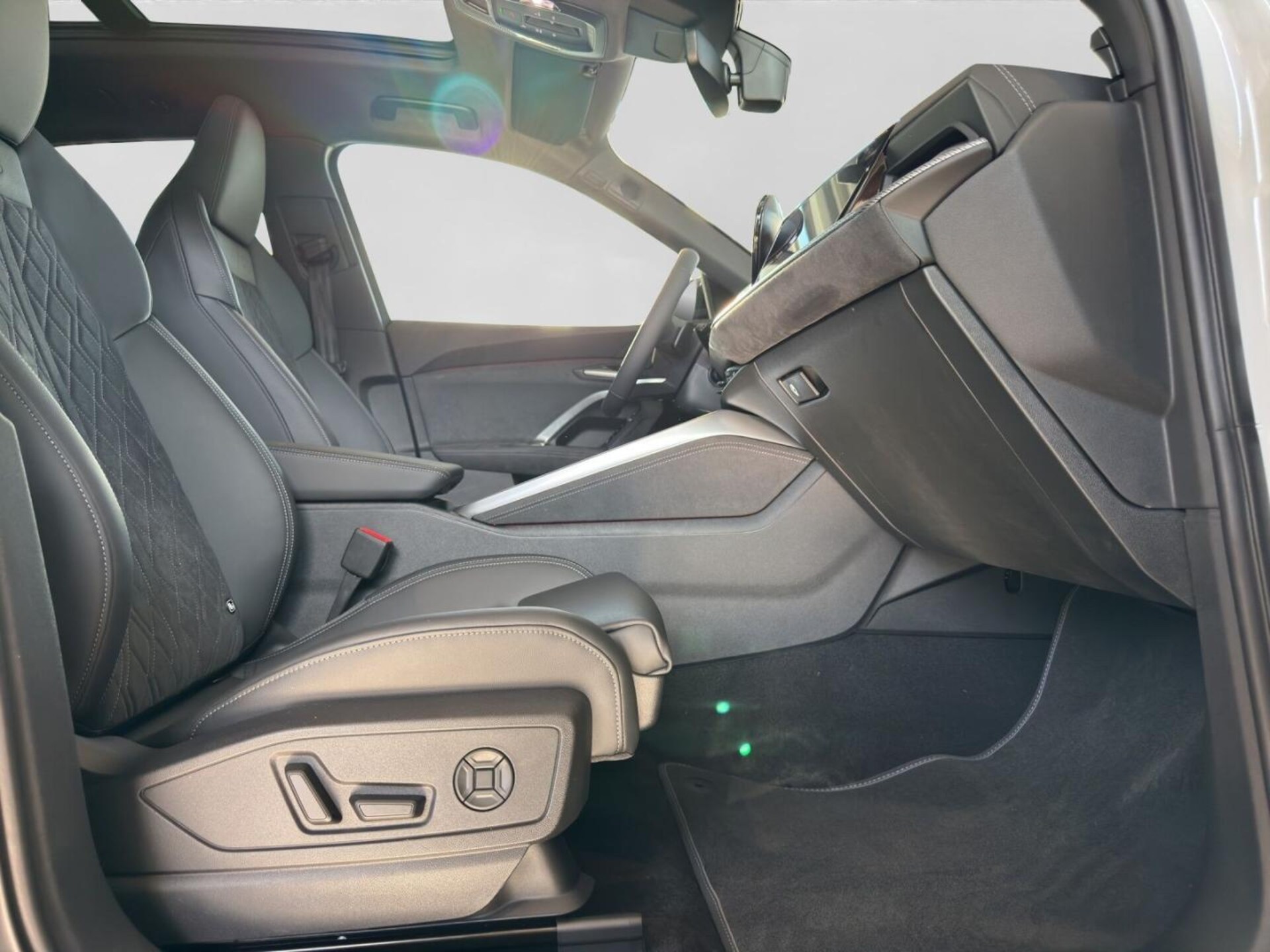 Audi Q5 SUV e-hybrid edition one