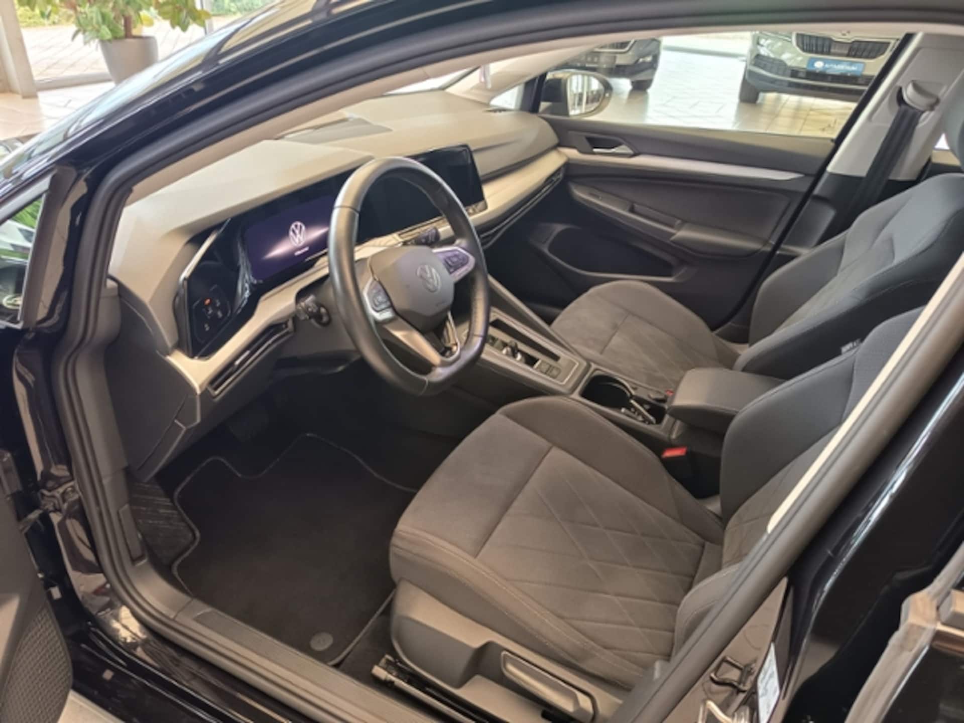 Volkswagen Golf Variant Life