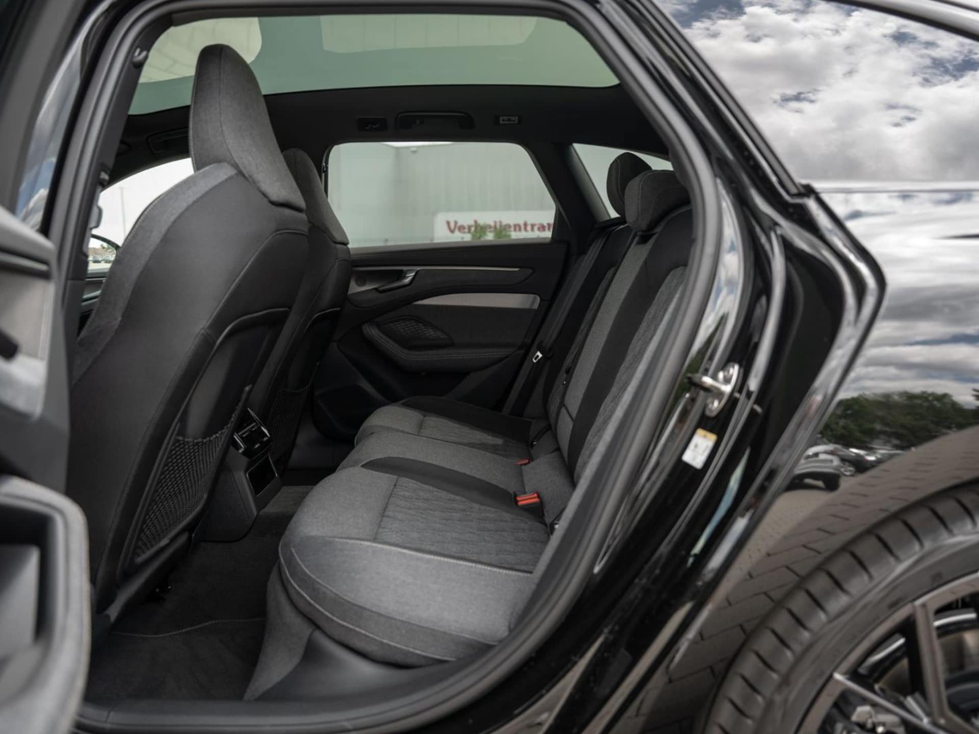 Audi A6 Avant edition one