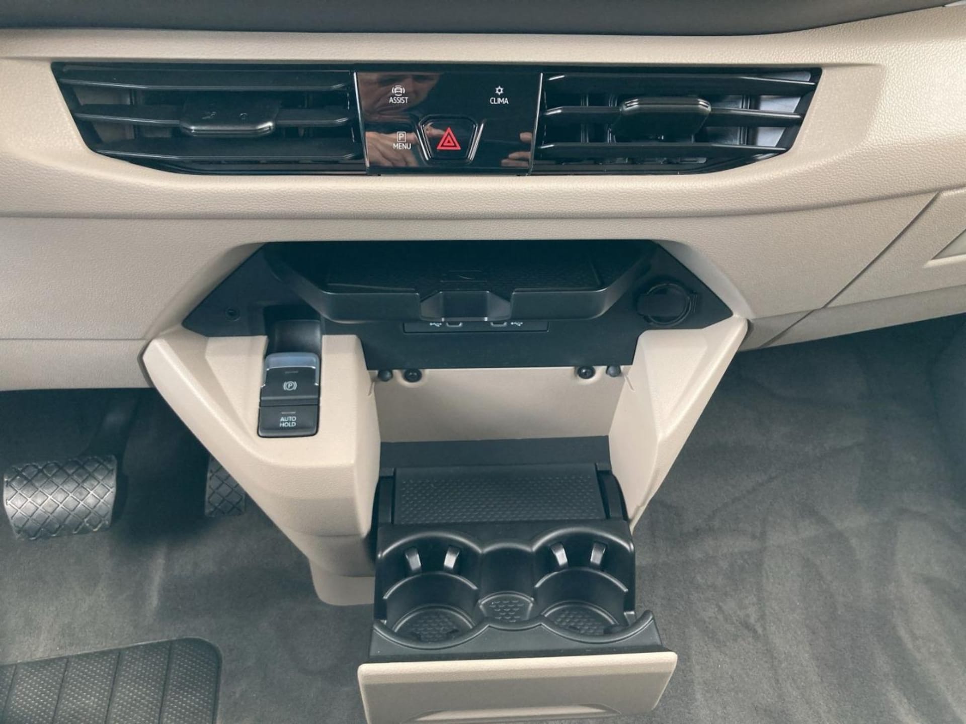 Volkswagen Multivan Langversion Basis-Modell