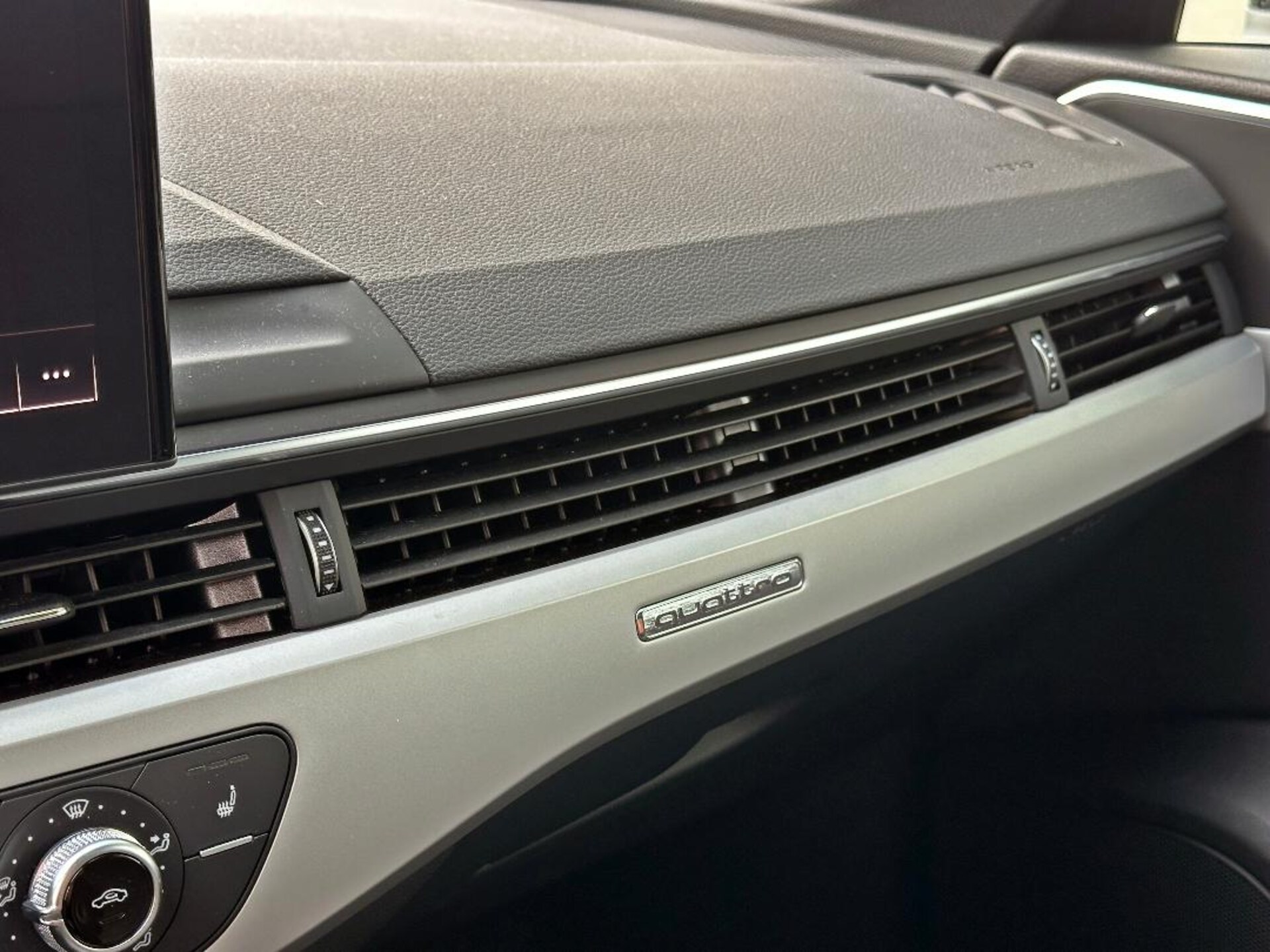Audi A4 Avant S line