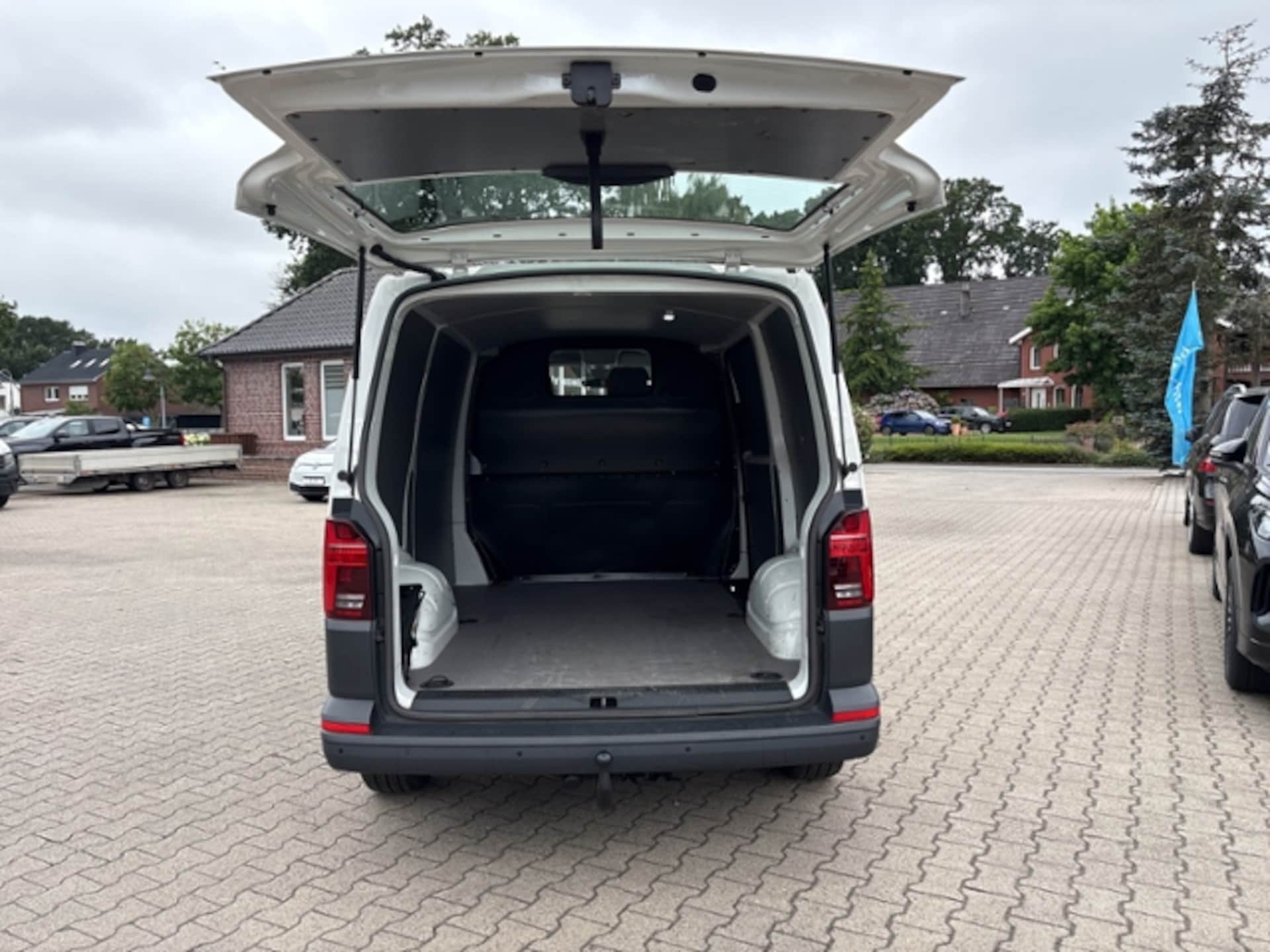 Volkswagen T6.1 Transporter Kasten kurzer Radstand