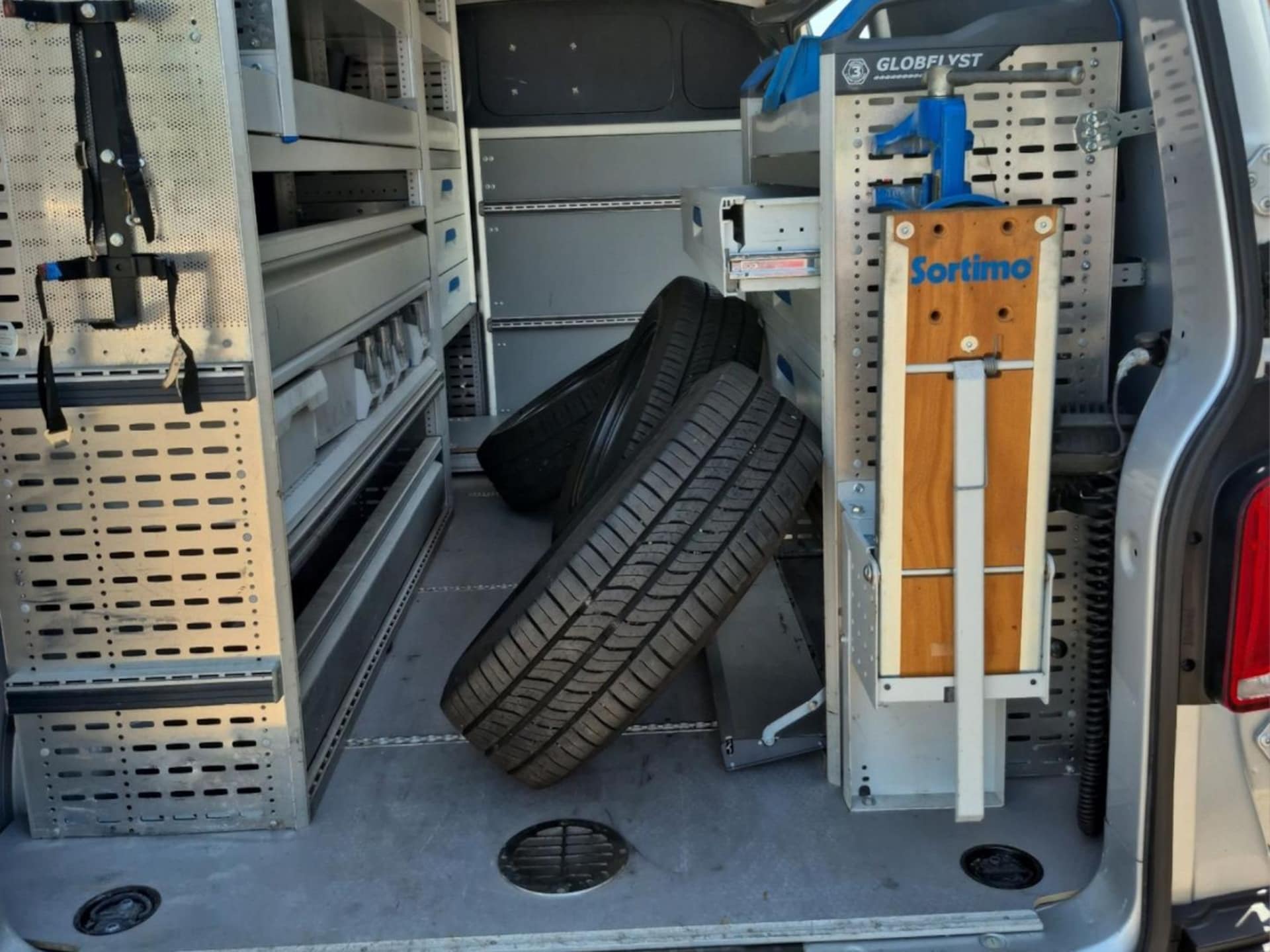 Volkswagen T6.1 Transporter Kasten langer Radstand