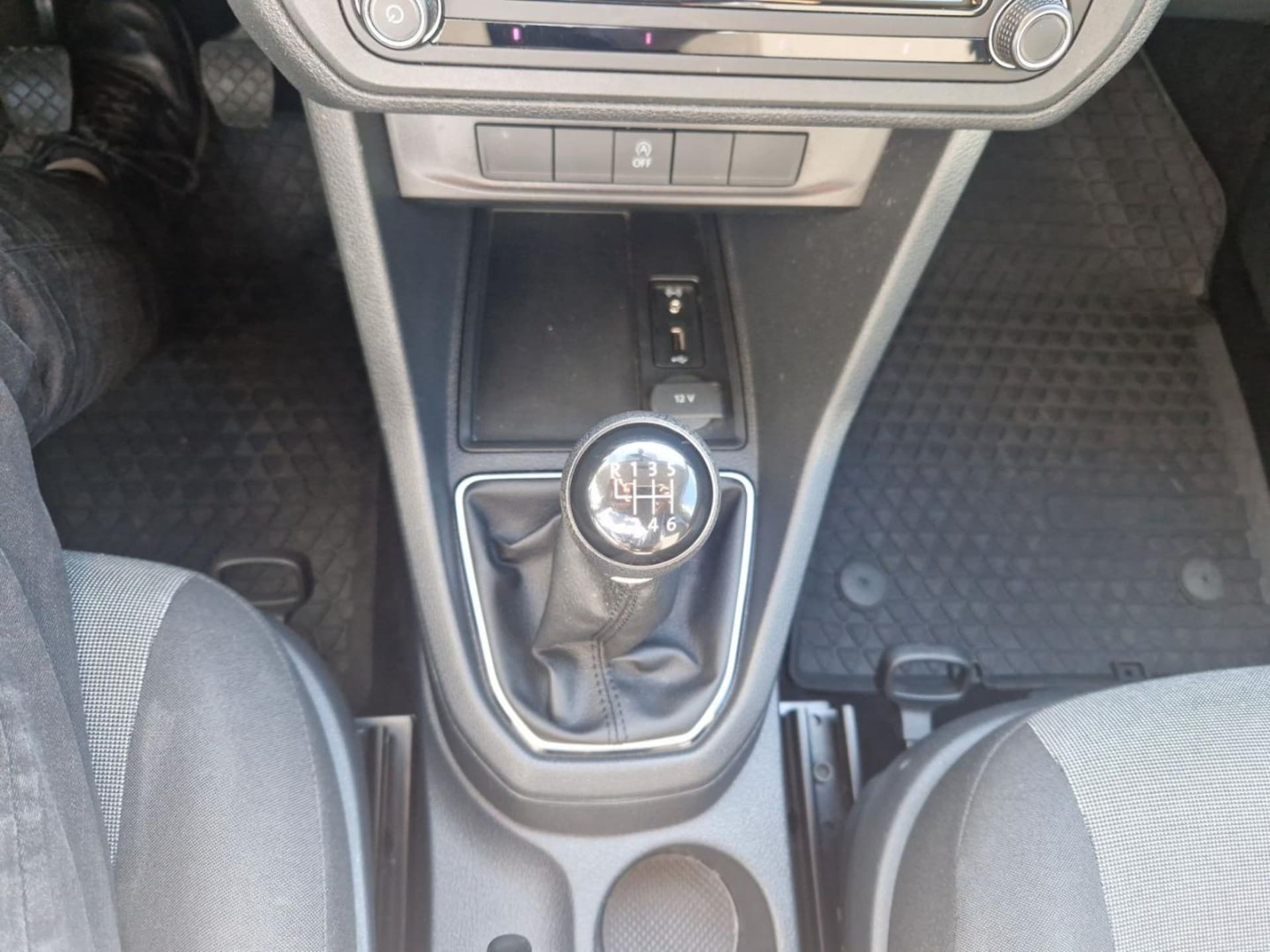 Volkswagen Caddy Kombi Basis-Modell