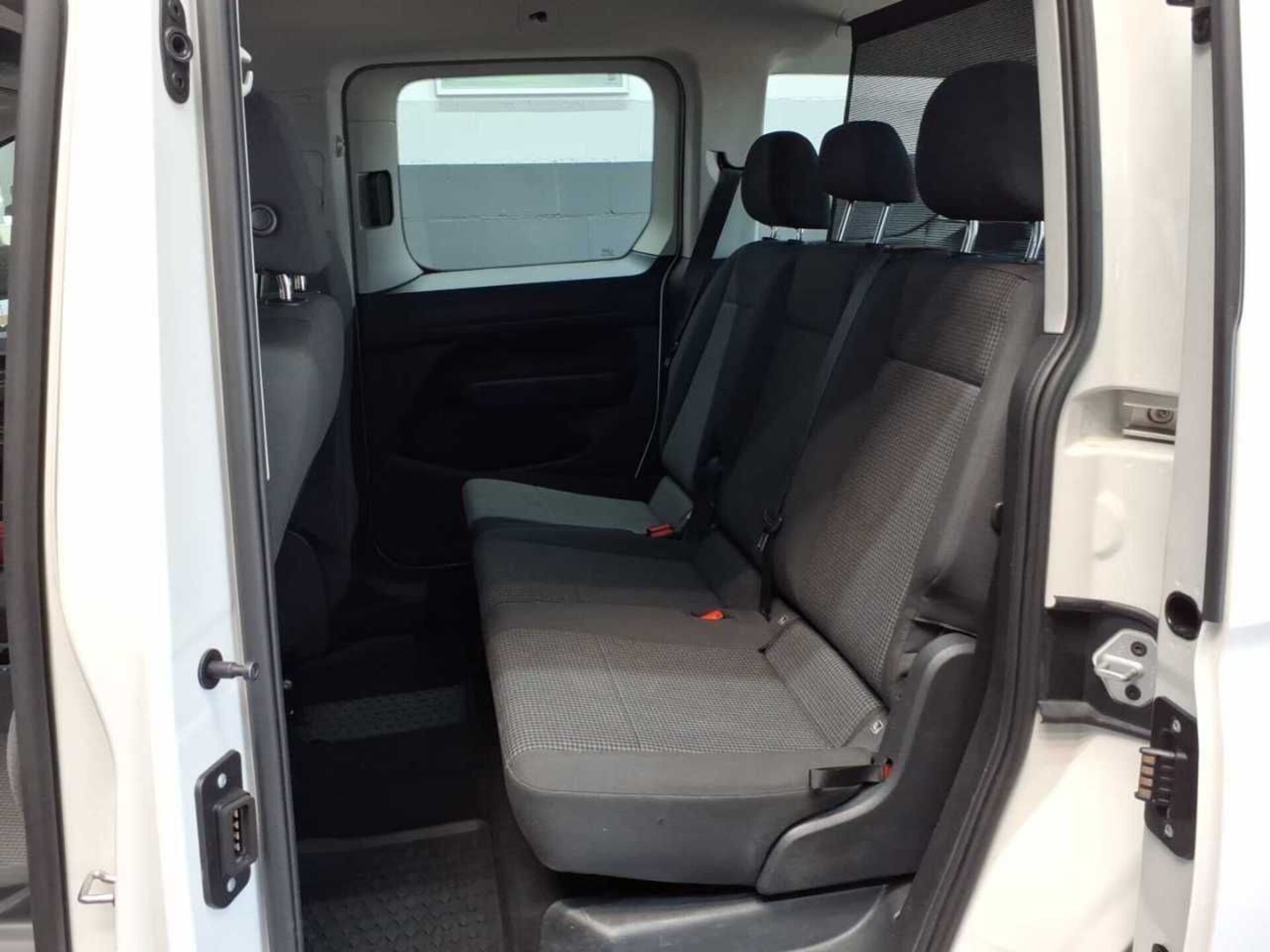 Volkswagen Caddy Kombi Basis-Modell