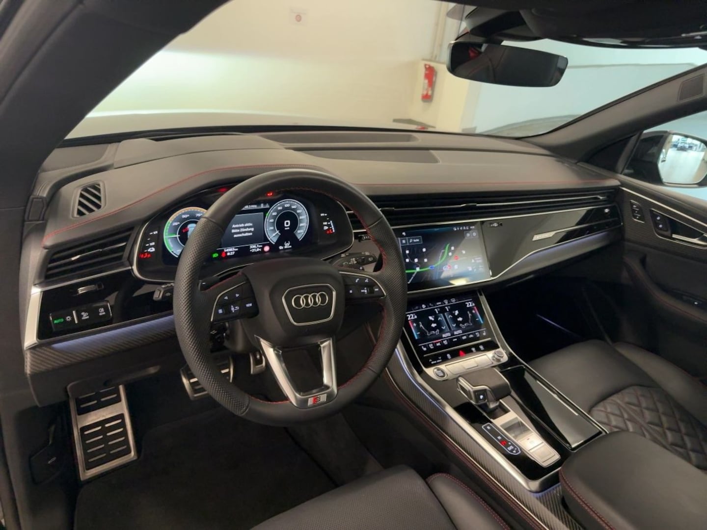 Bild über Audi Q8 SUV TFSI e S line business TFSI e quattro 360 kW tiptronic - für weitere Informationen kontaktieren Sie den Audi Partner