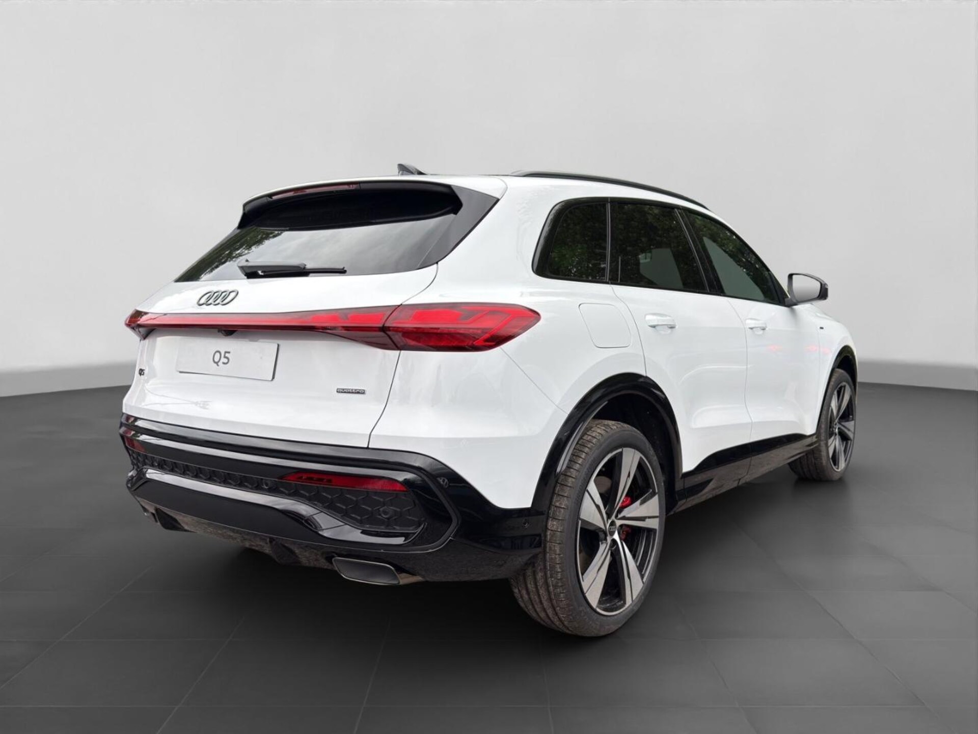 Audi Q5 SUV e-hybrid edition one