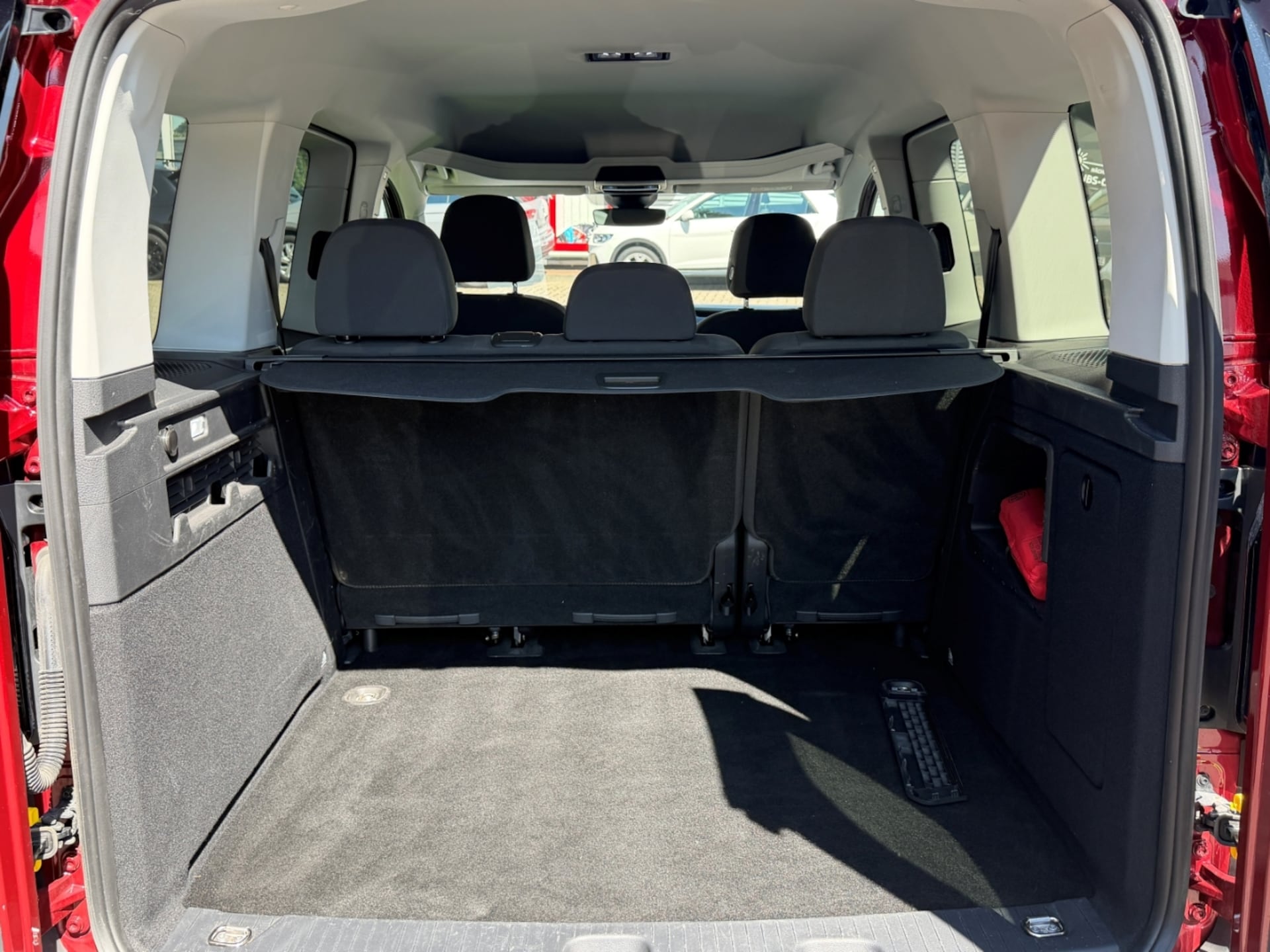 Volkswagen Caddy Basis-Modell