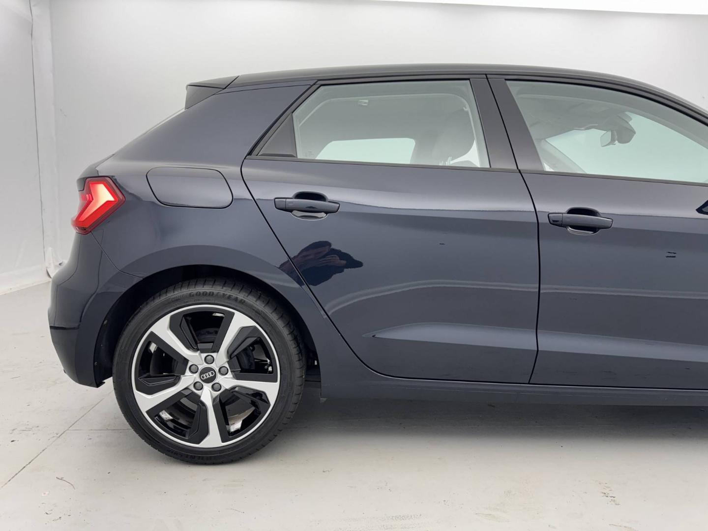 Image about Audi A1 Sportback Advanced 25 TFSI 70 kW (95 ch) 5 vitesses