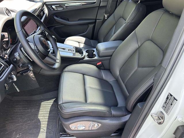 2026 Porsche Macan - Photo 12