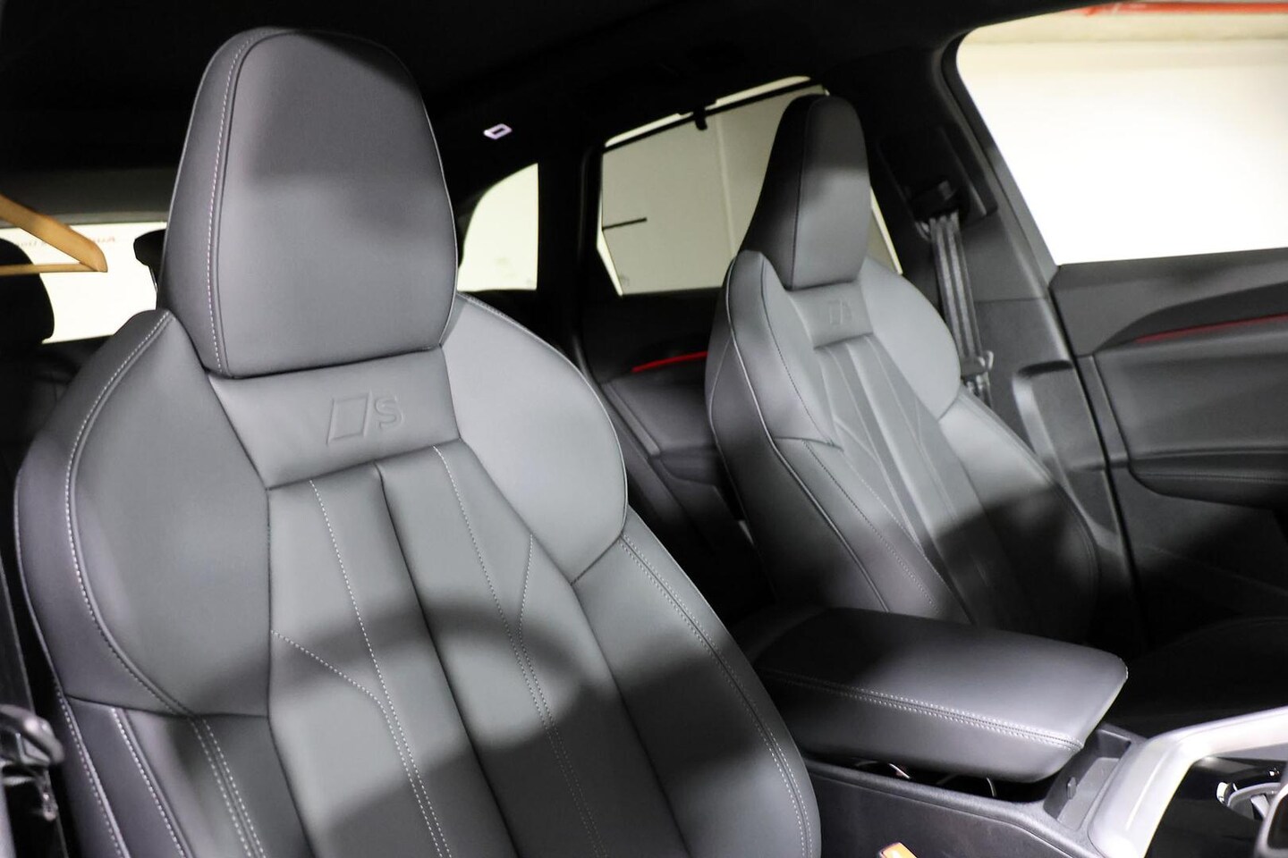Image about Audi Q5 SUV e-hybrid quattro S tronic